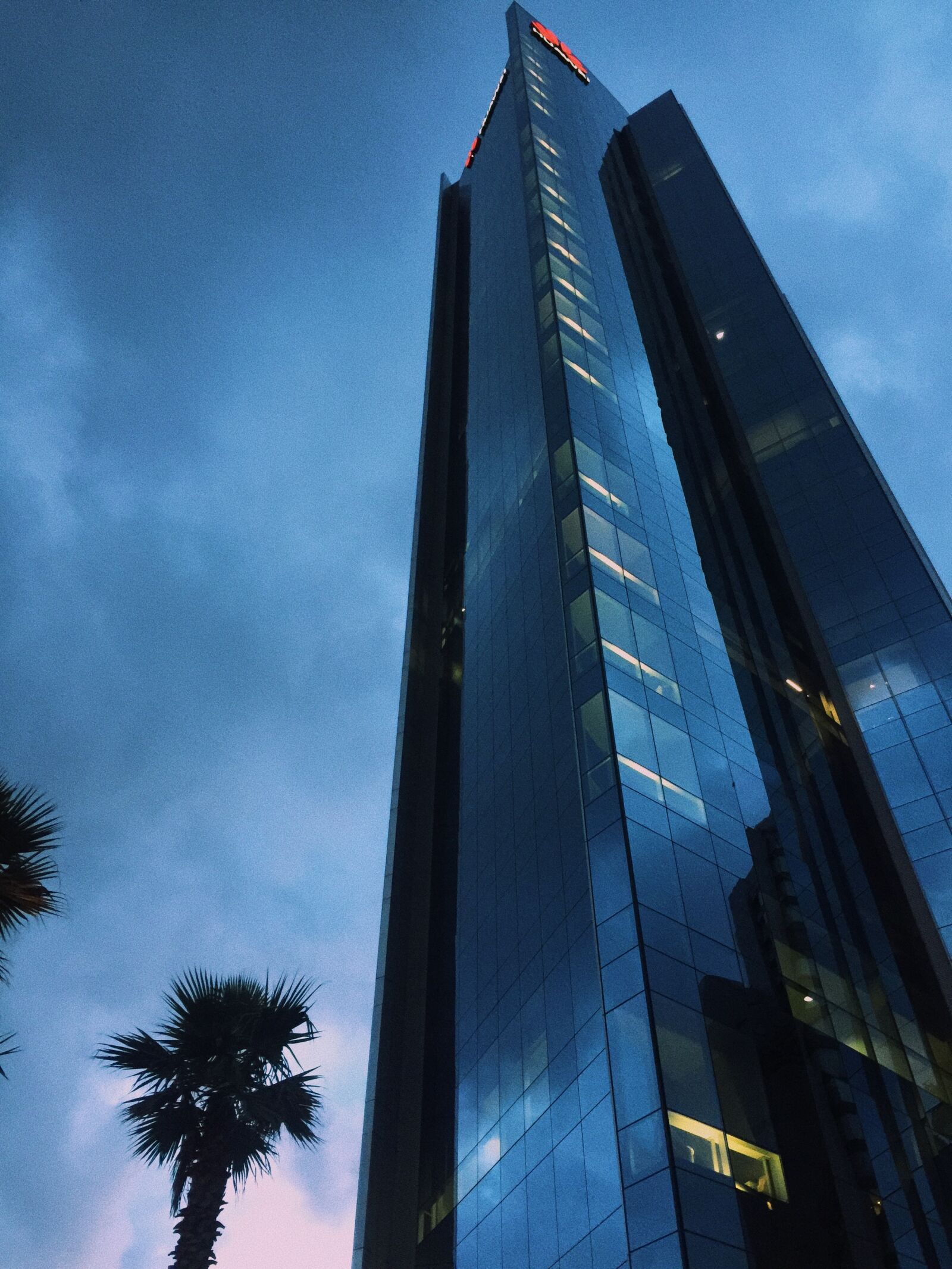 iPhone 6 Plus back camera 4.15mm f/2.2 sample photo. Cdmx, building, skyscraper photography