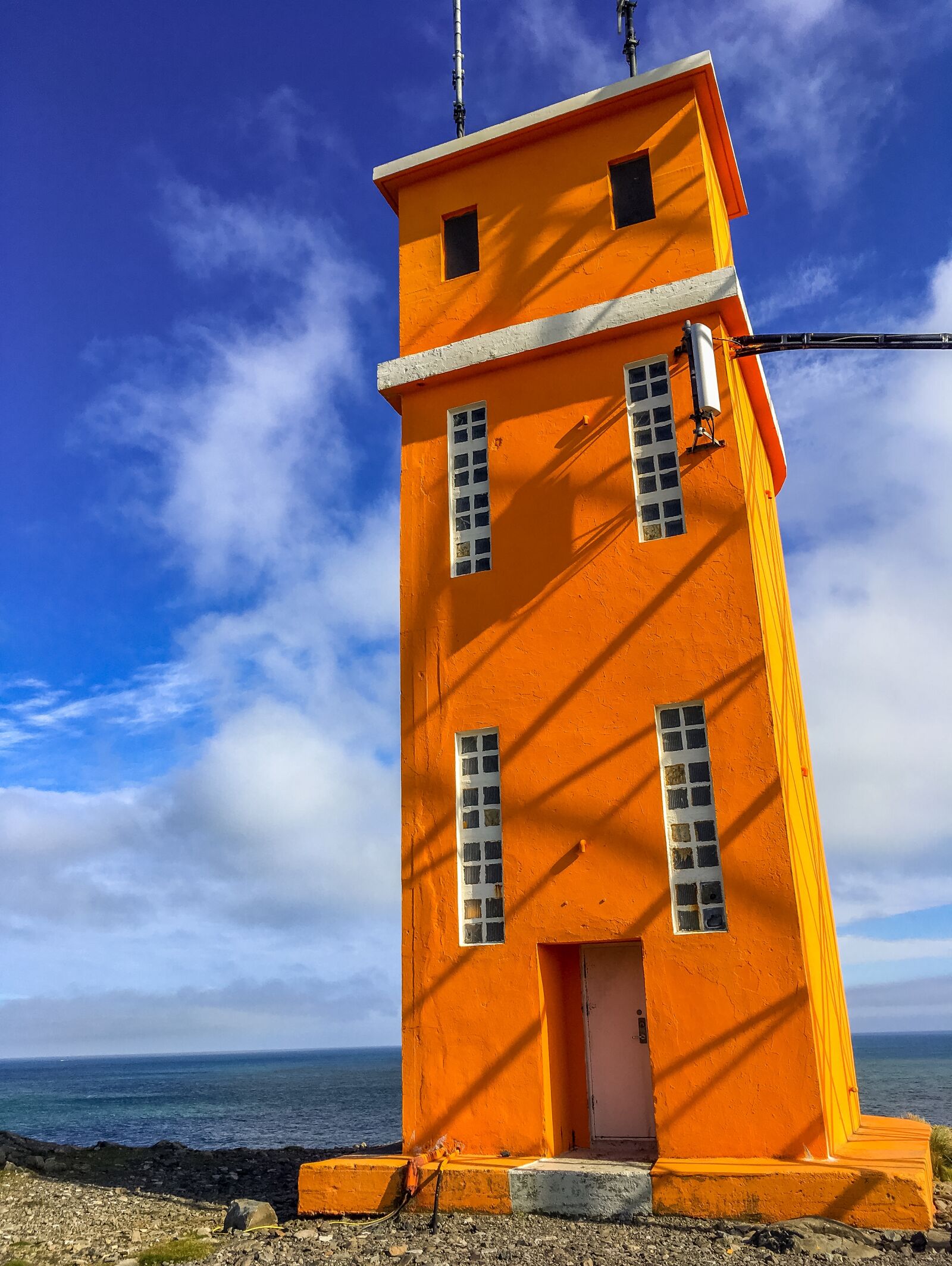 iPhone SE back camera 4.15mm f/2.2 sample photo. Iceland, lantern, sea photography