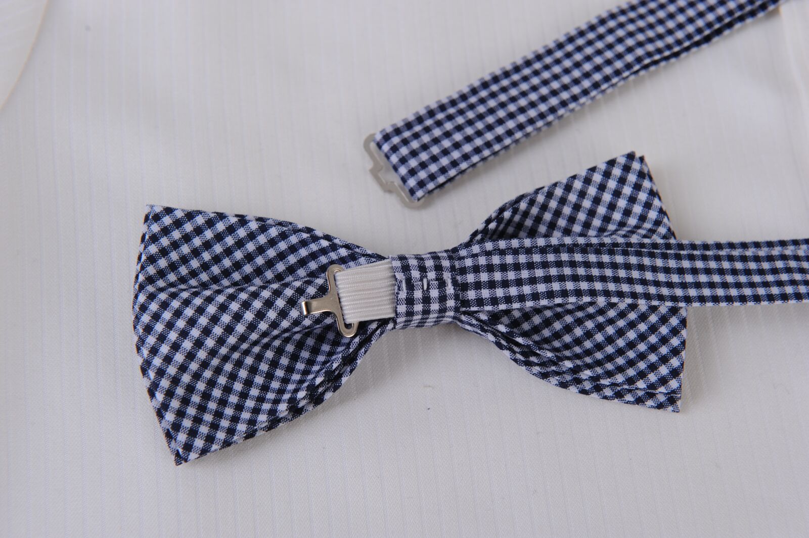 Nikon D700 sample photo. Necktie, botha, shirt photography