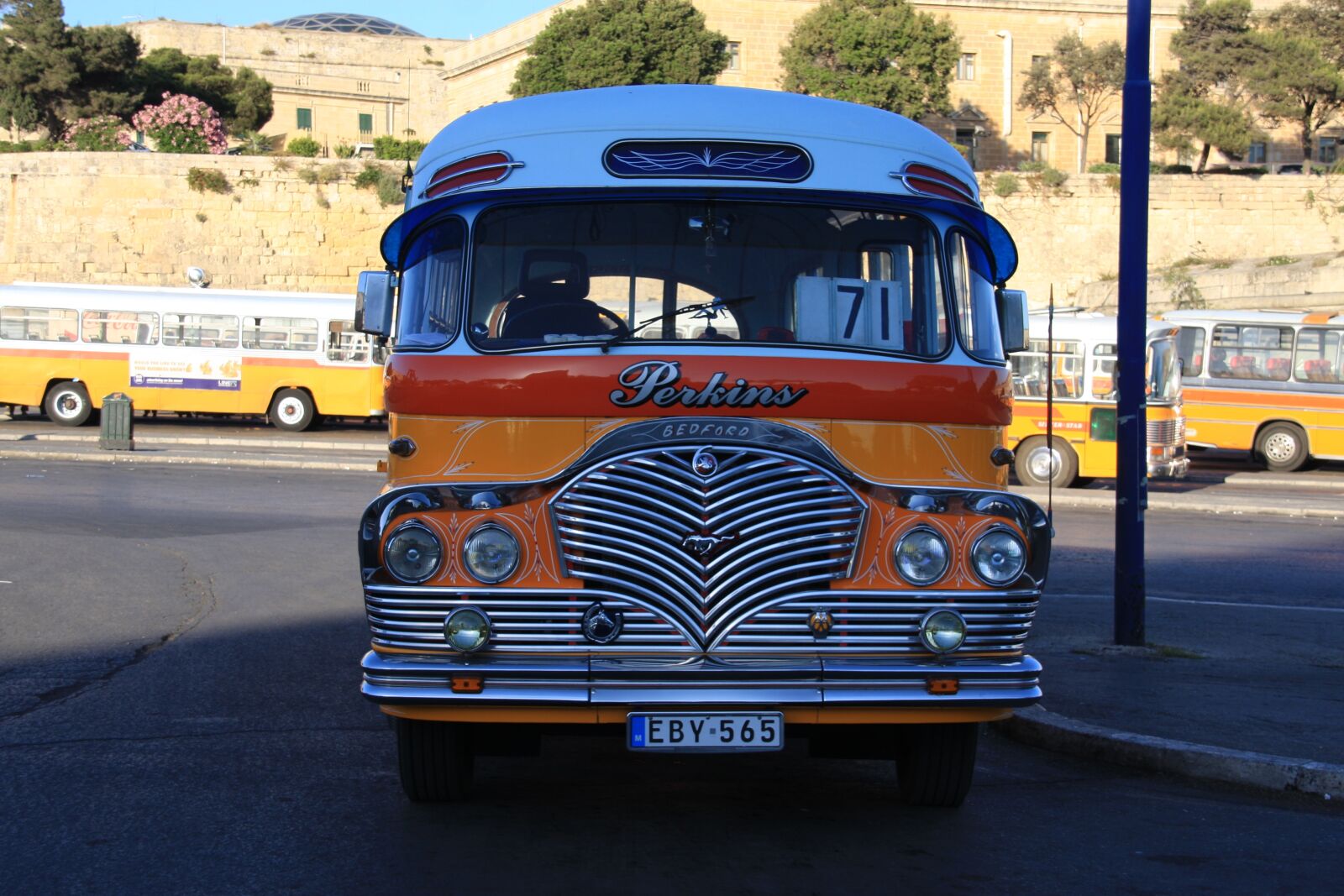Canon EOS 40D sample photo. Malta, bus, yellow photography