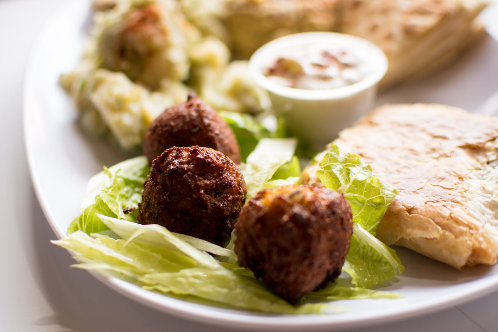 Nikon D7200 sample photo. Hummus, falafel, authentic greek photography