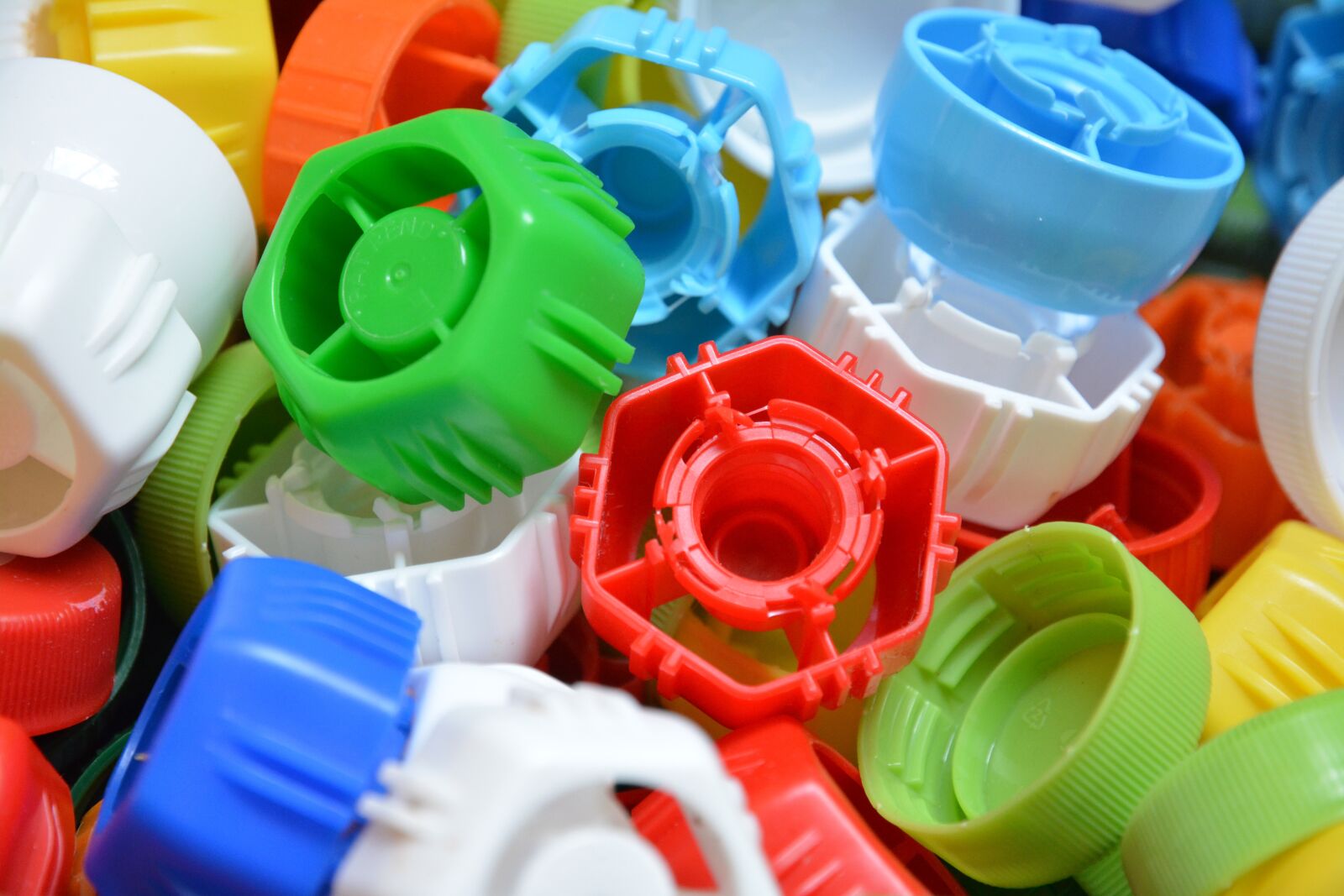 Nikon D5200 sample photo. Plastic, lids, ecology photography
