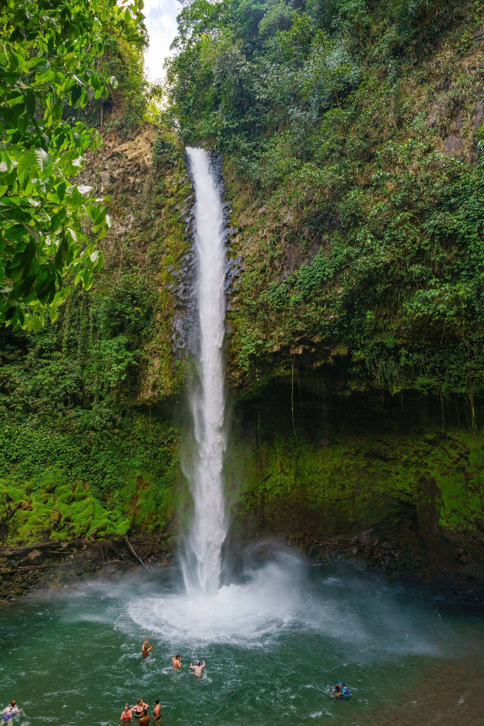 E 21mm F2.8 sample photo. Water fall, costa rica photography