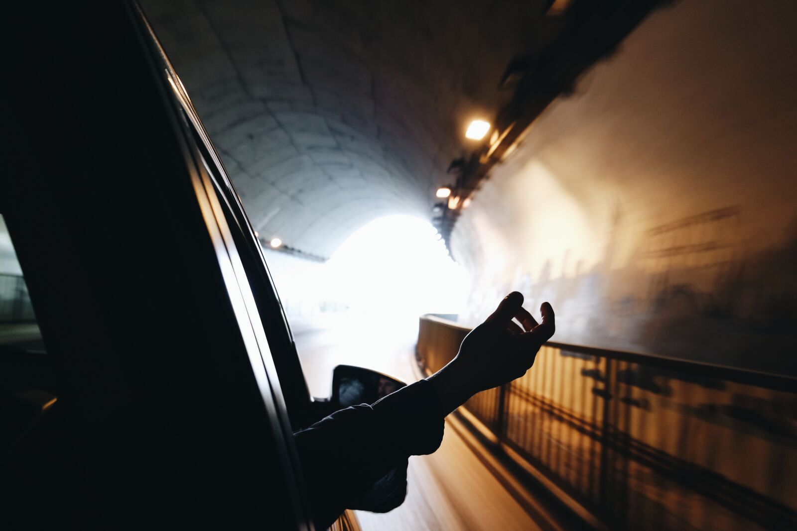 Samsung NX3000 sample photo. People, hand, tunnel photography