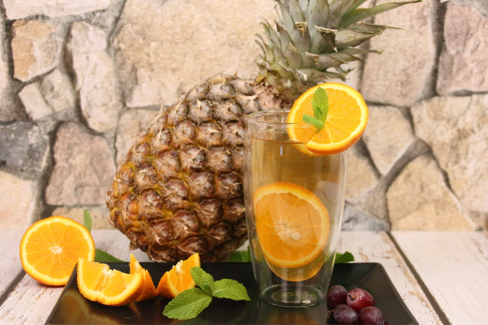 Canon EOS 700D (EOS Rebel T5i / EOS Kiss X7i) sample photo. Pineapple, fruit, yellow photography