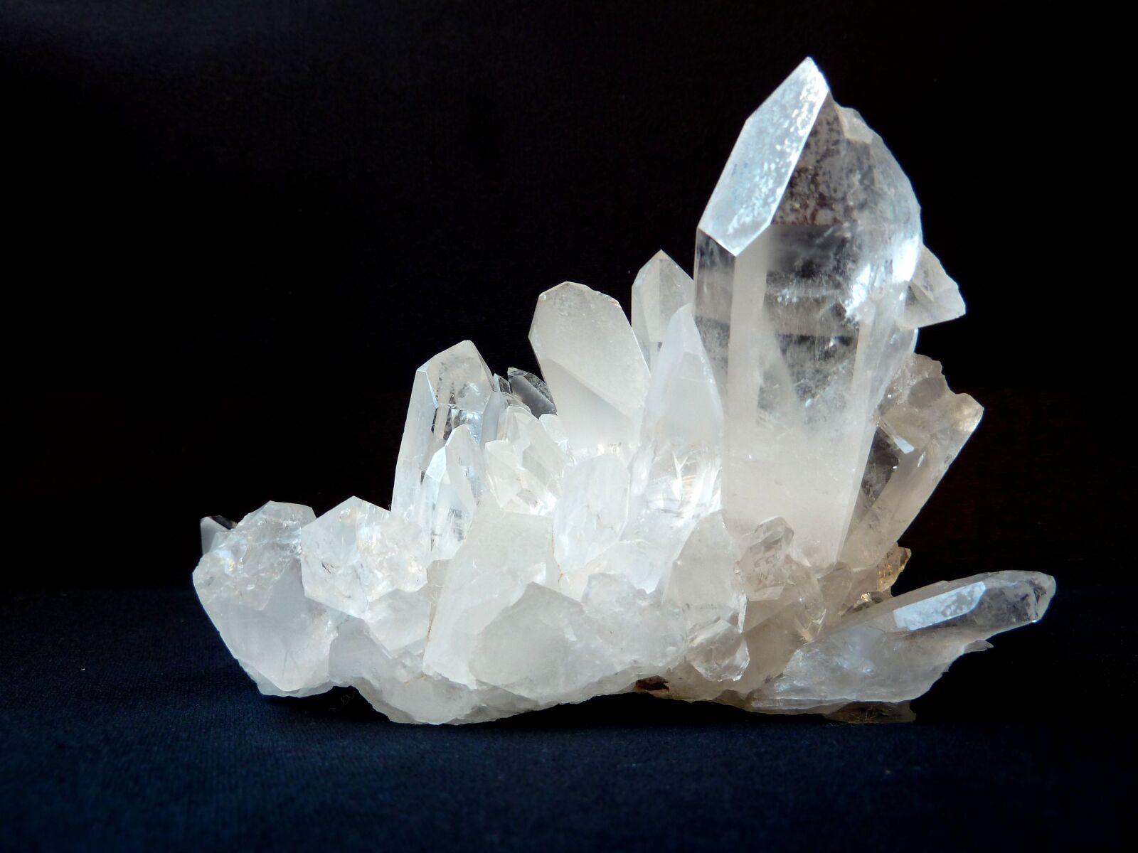 Panasonic Lumix DMC-ZS7 (Lumix DMC-TZ10) sample photo. Rock crystal, clear to photography