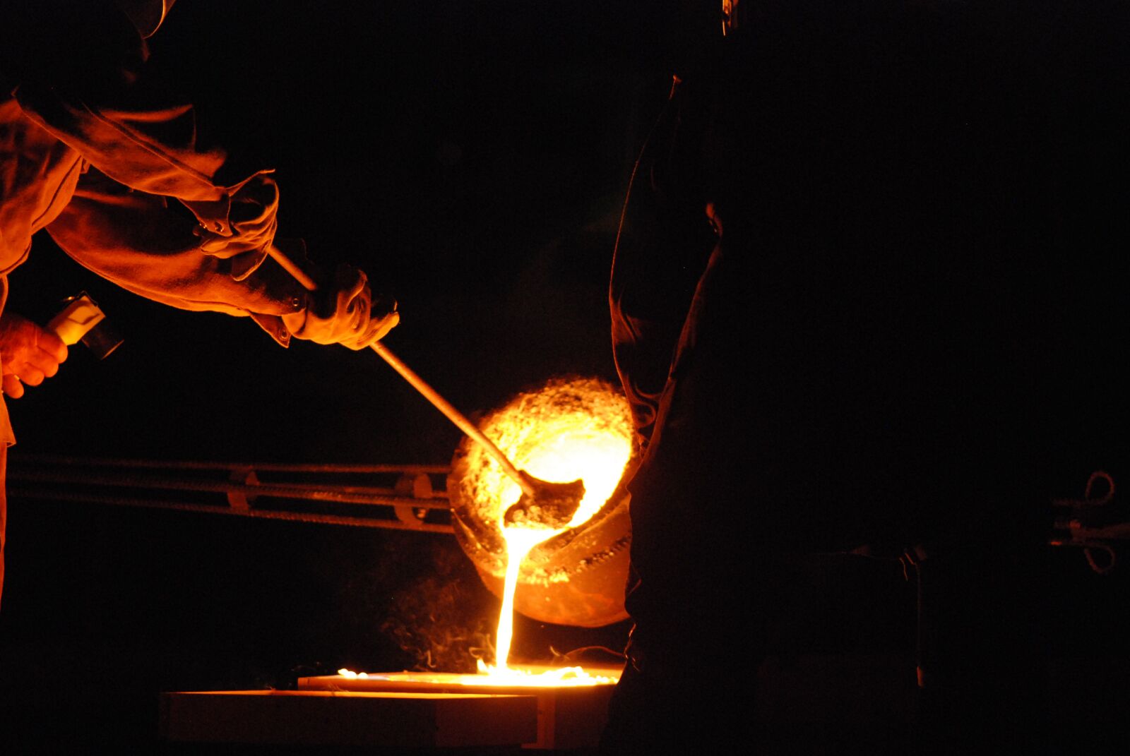 Nikon D80 sample photo. Pour, iron pour, molten photography