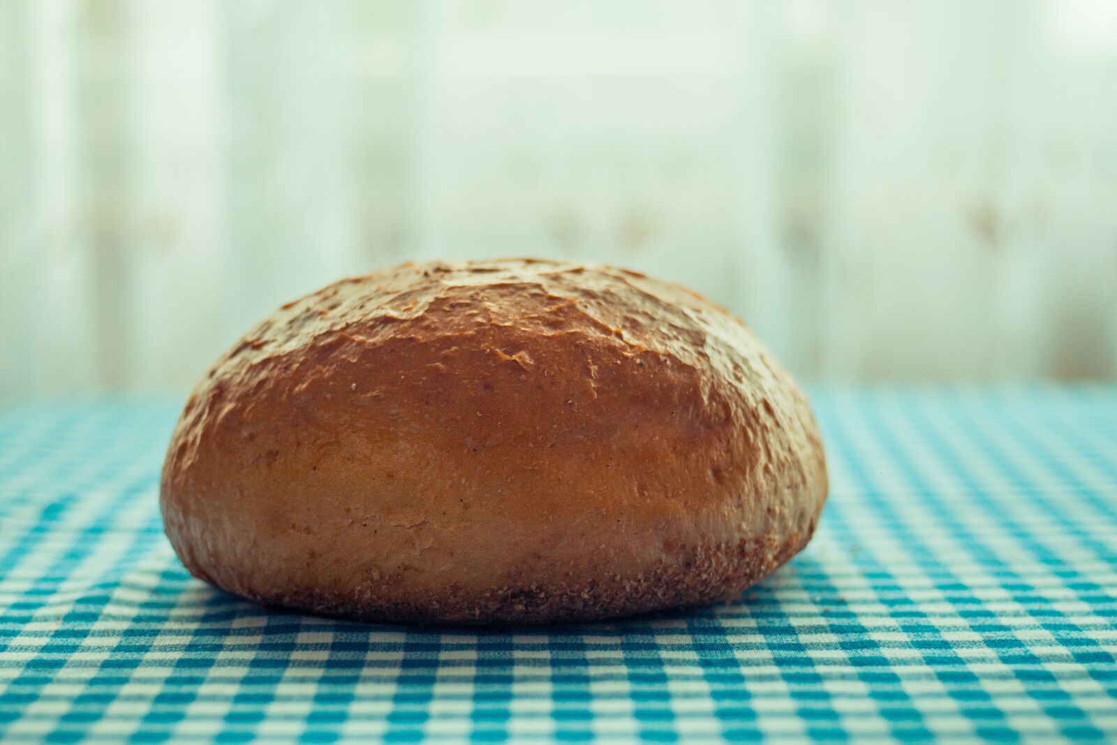 Canon EOS 700D (EOS Rebel T5i / EOS Kiss X7i) + Canon EF 50mm F1.8 STM sample photo. Eating, no one, bread photography