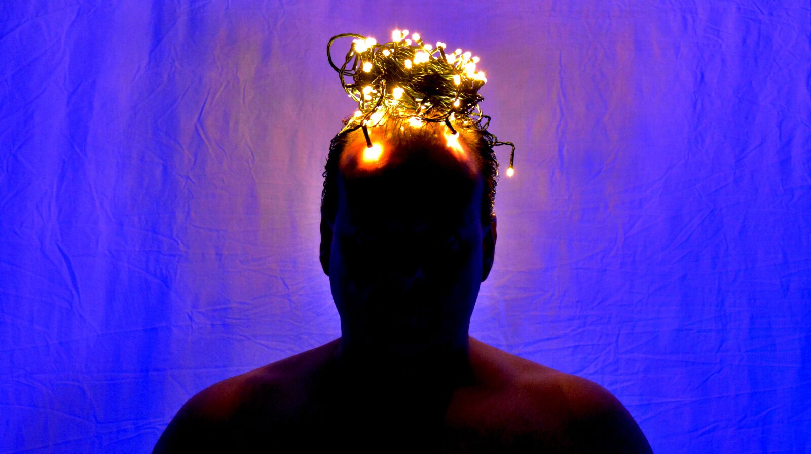 Nikon D5200 sample photo. Crown, crowned, uv photography