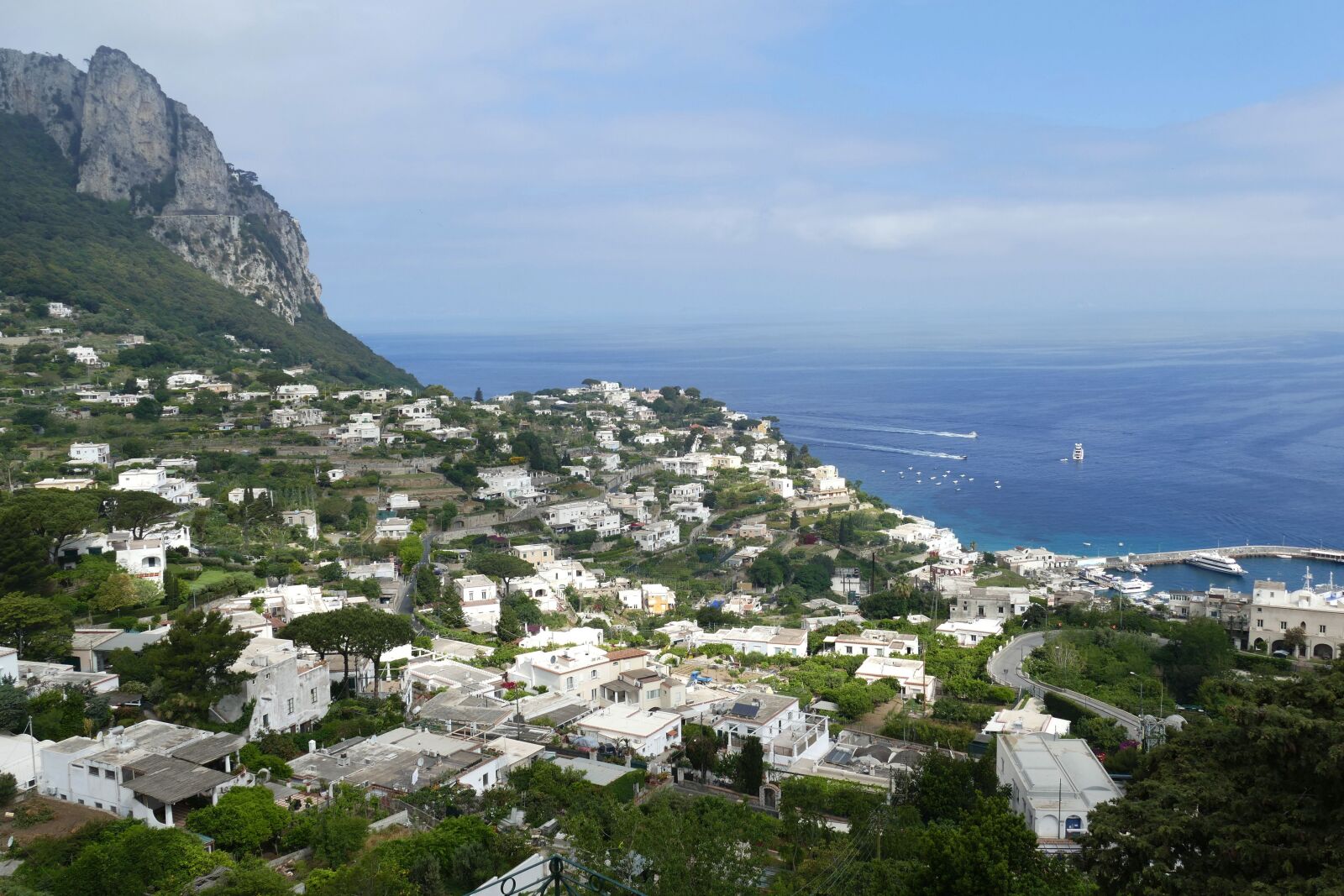 Panasonic Lumix DMC-FZ1000 sample photo. Capri, italy, coast photography
