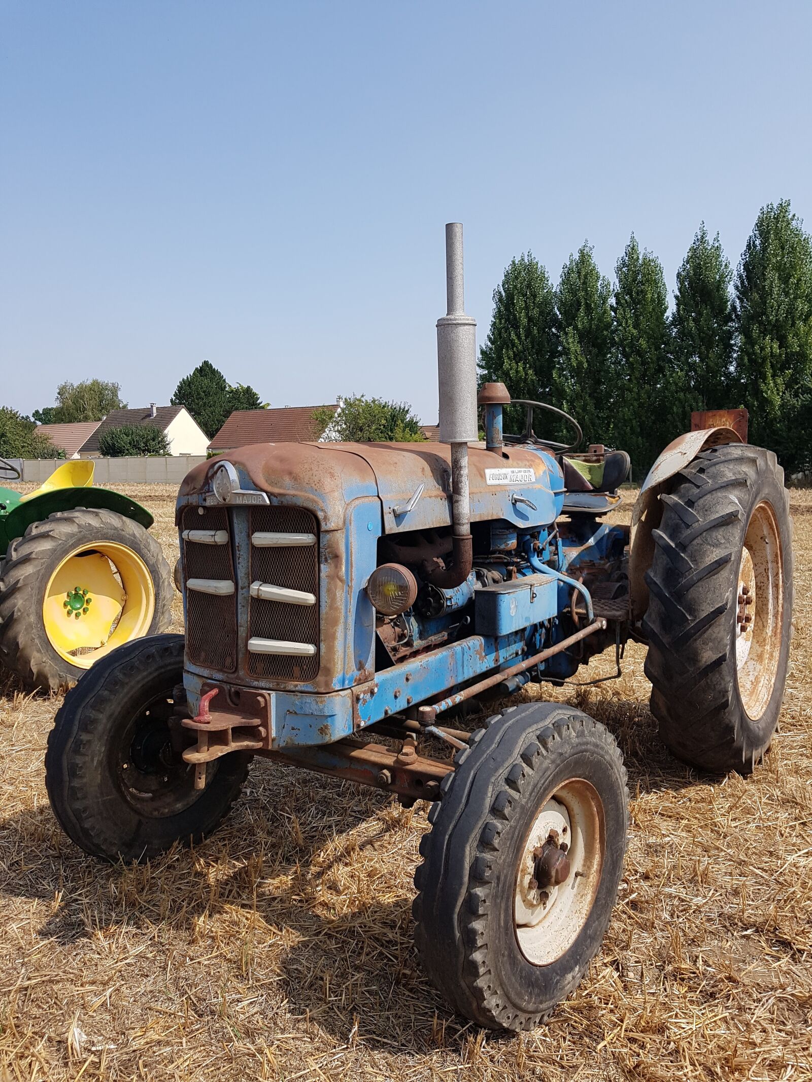 Samsung Galaxy S7 sample photo. Tractor, old tractor, agricultural photography