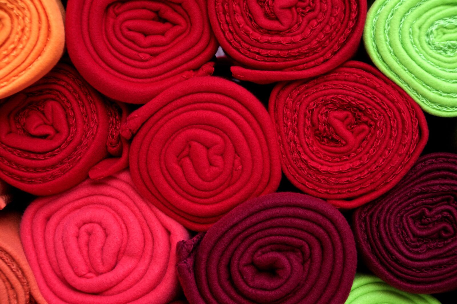 Nikon D3200 sample photo. Fabric, wool, roll photography