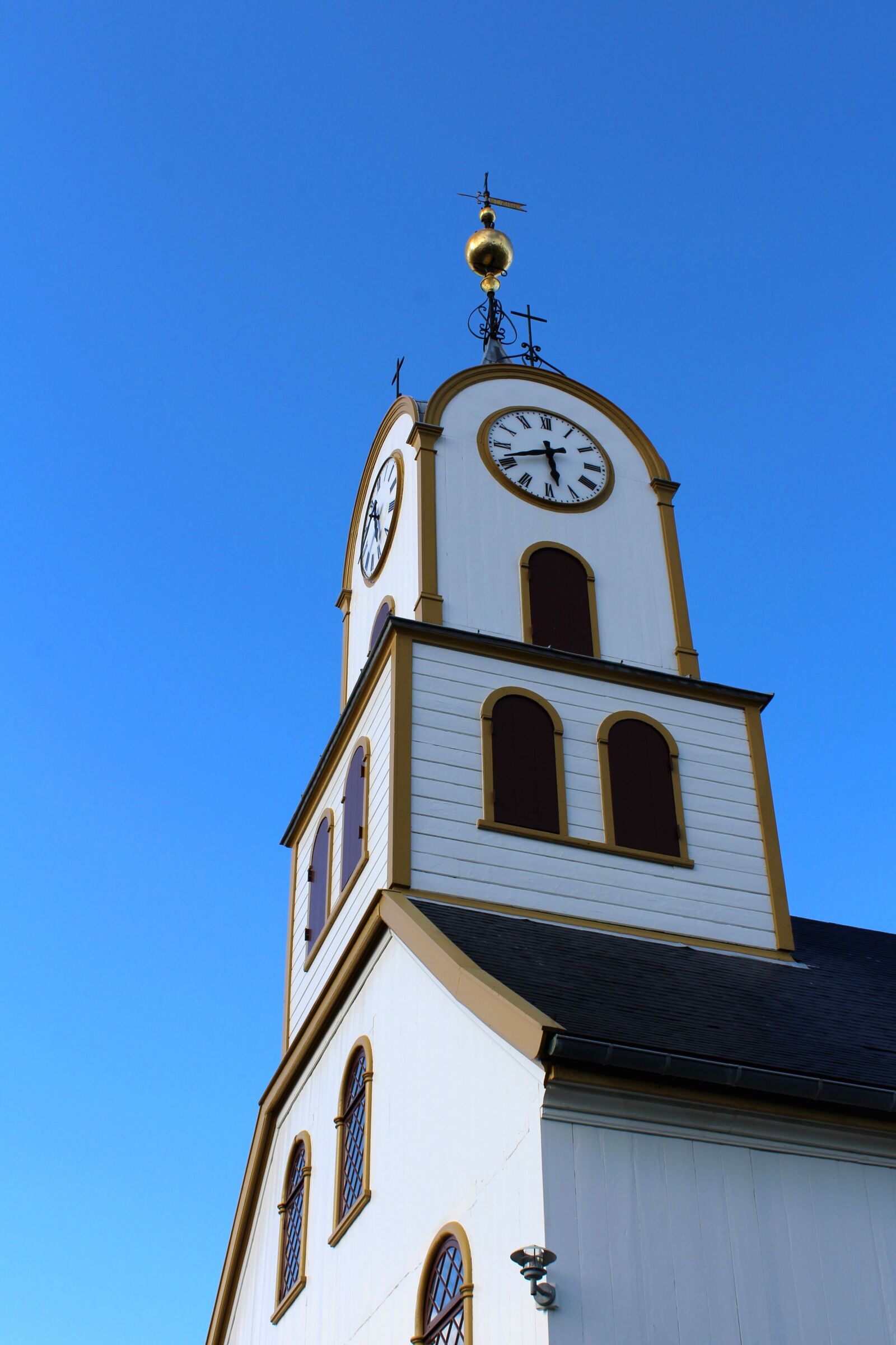 Canon EOS 1300D (EOS Rebel T6 / EOS Kiss X80) sample photo. Havnar kirkja, t rshavn photography