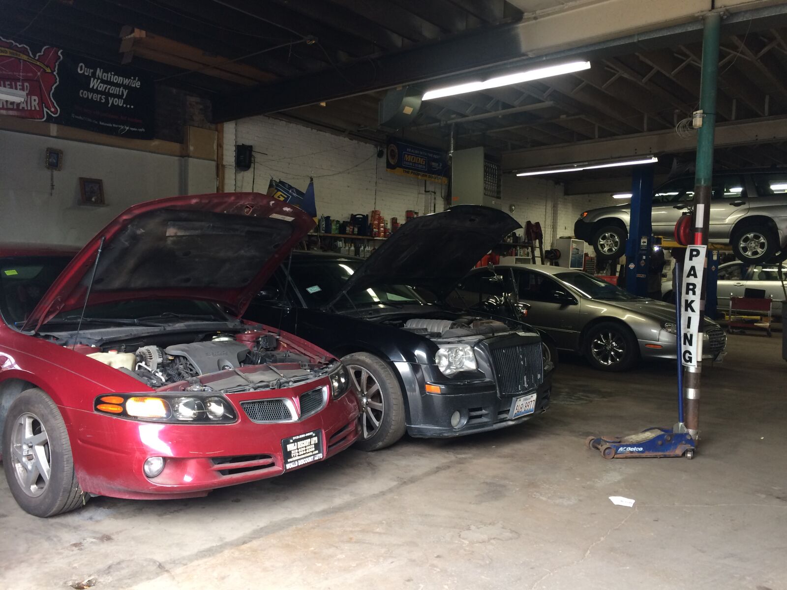 iPhone 5s back camera 4.15mm f/2.2 sample photo. Cars, repair, mechanic photography
