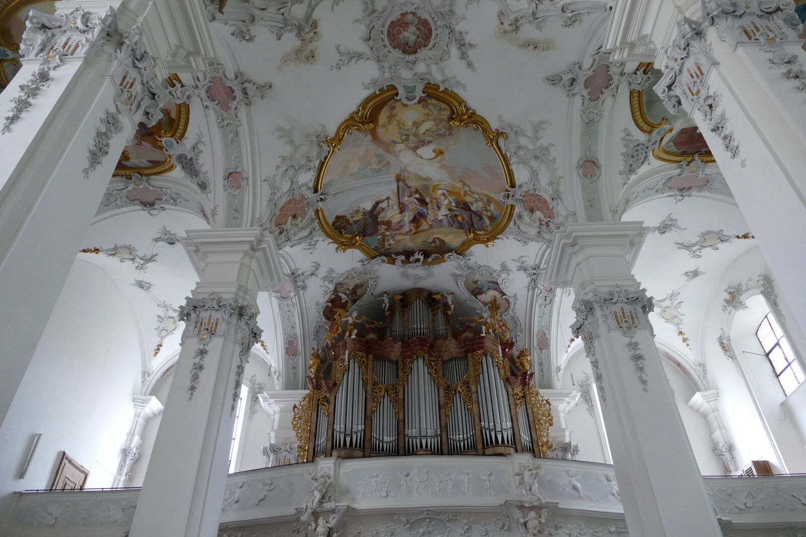 Panasonic Lumix DMC-FZ1000 sample photo. Organ, organ whistle, church photography