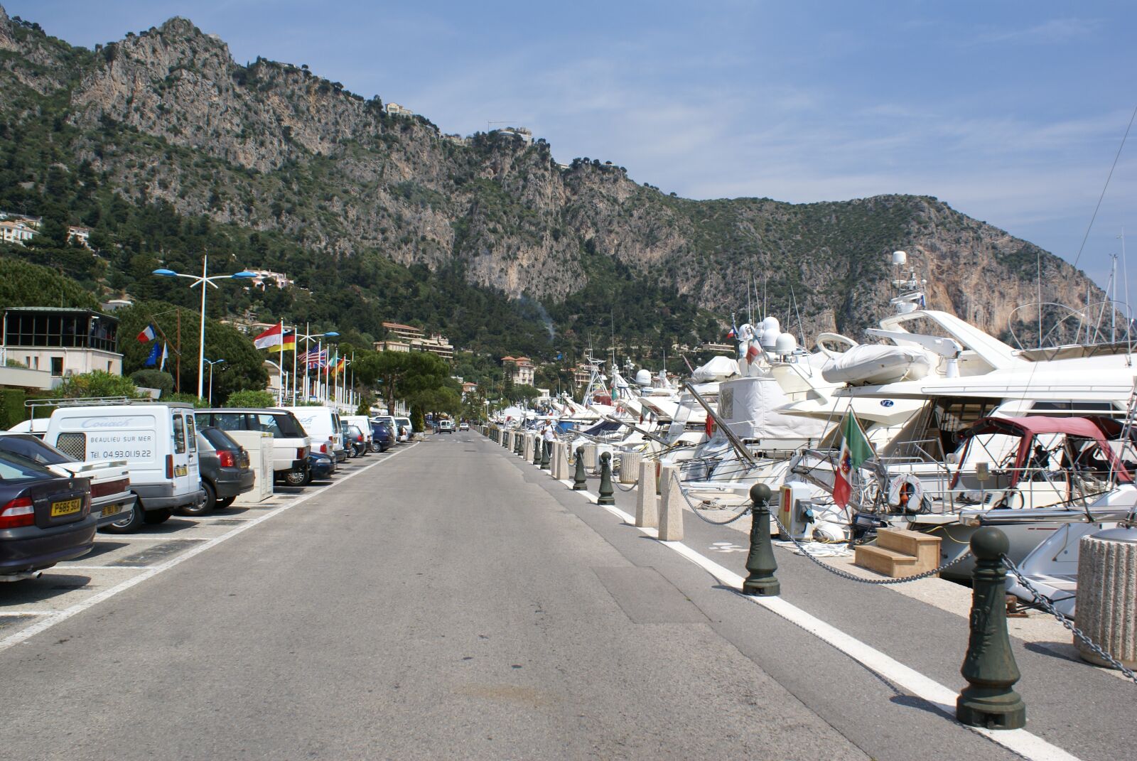 Sony Alpha DSLR-A100 sample photo. South of france, marina photography