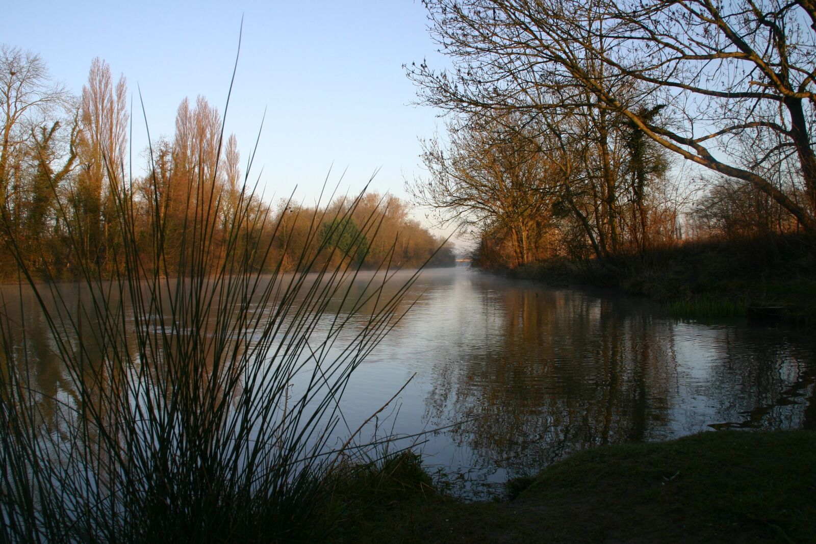 Canon EOS 300D (EOS Digital Rebel / EOS Kiss Digital) sample photo. Seine, river, dawn photography