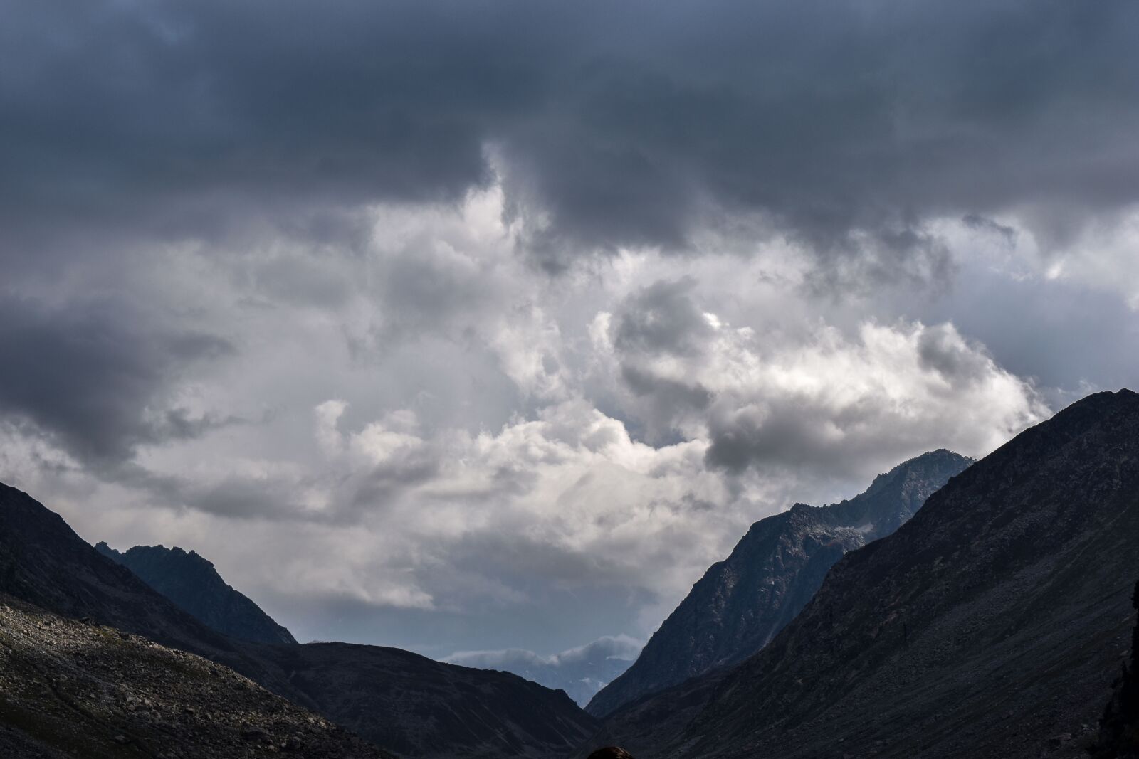 Nikon D3500 sample photo. Storm, mountain, clouds photography