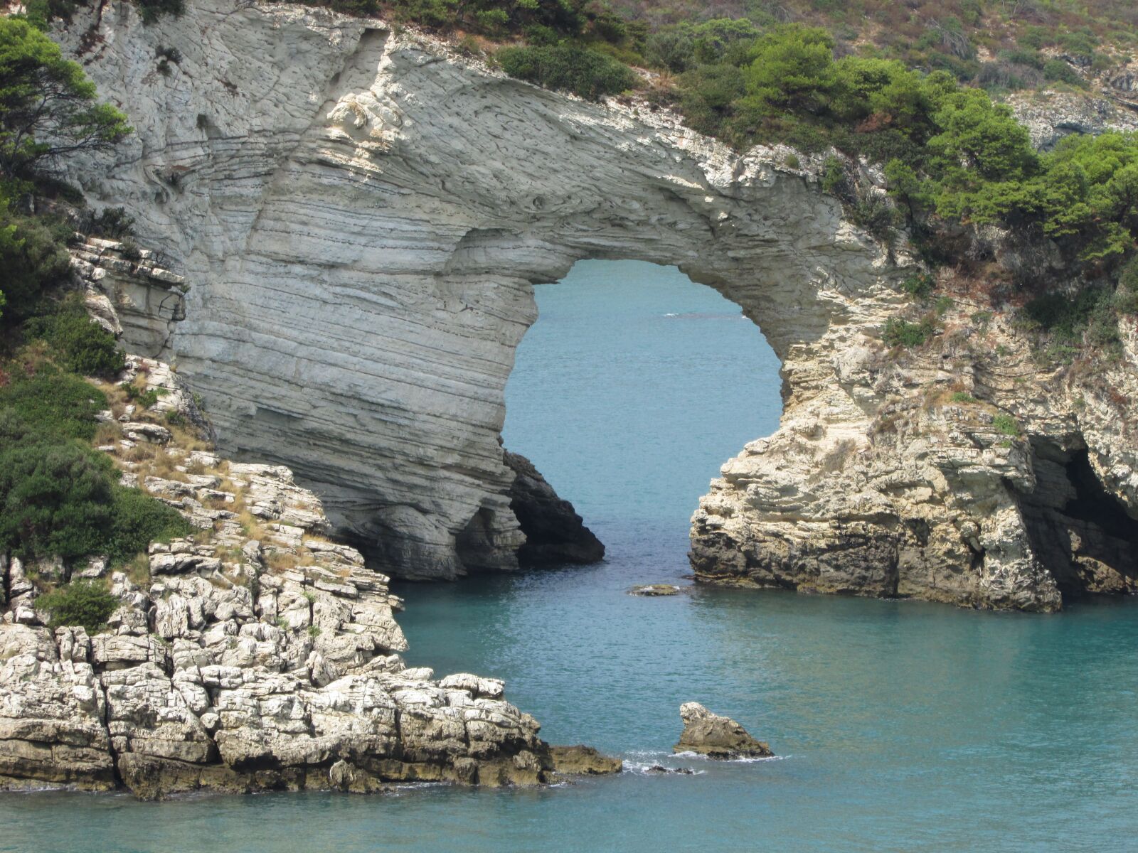 Canon PowerShot SX500 IS sample photo. Gargano, puglia, sea photography