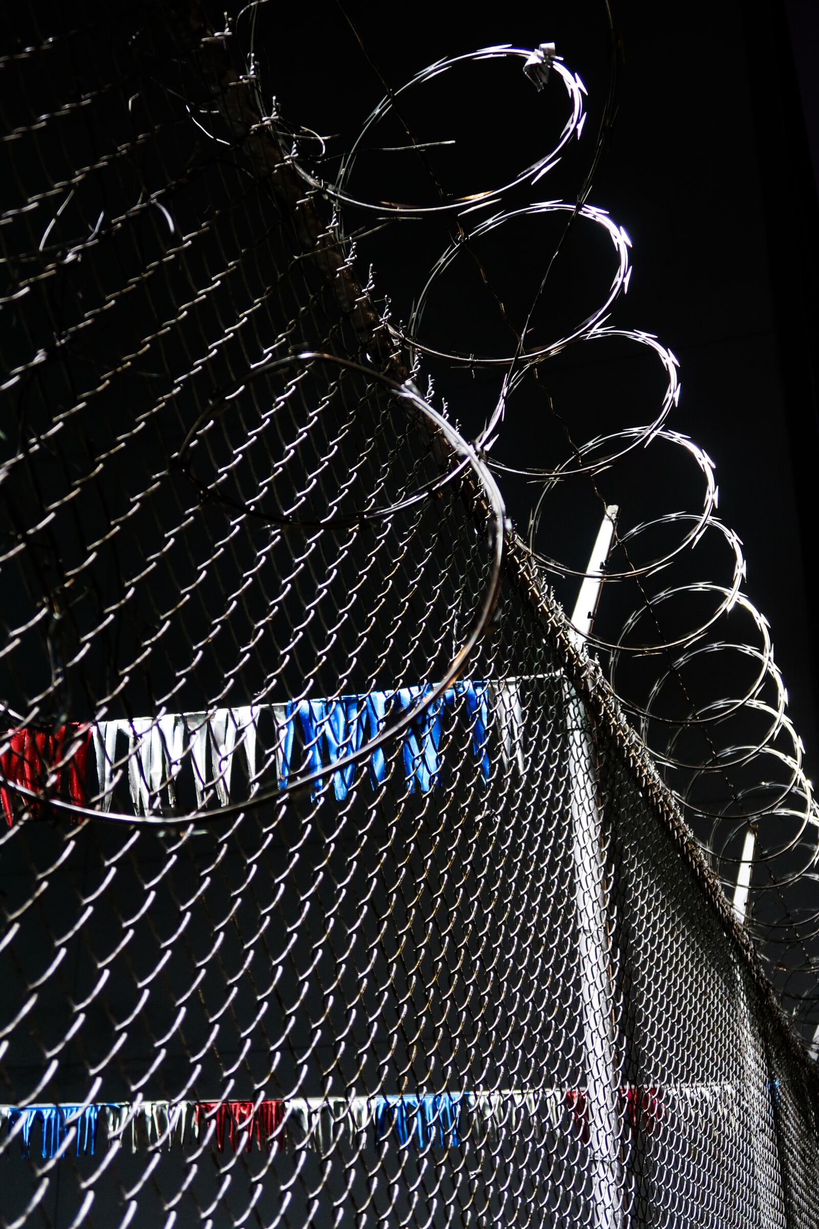 Canon PowerShot G7 X Mark II sample photo. Barbwire, wire, usa photography