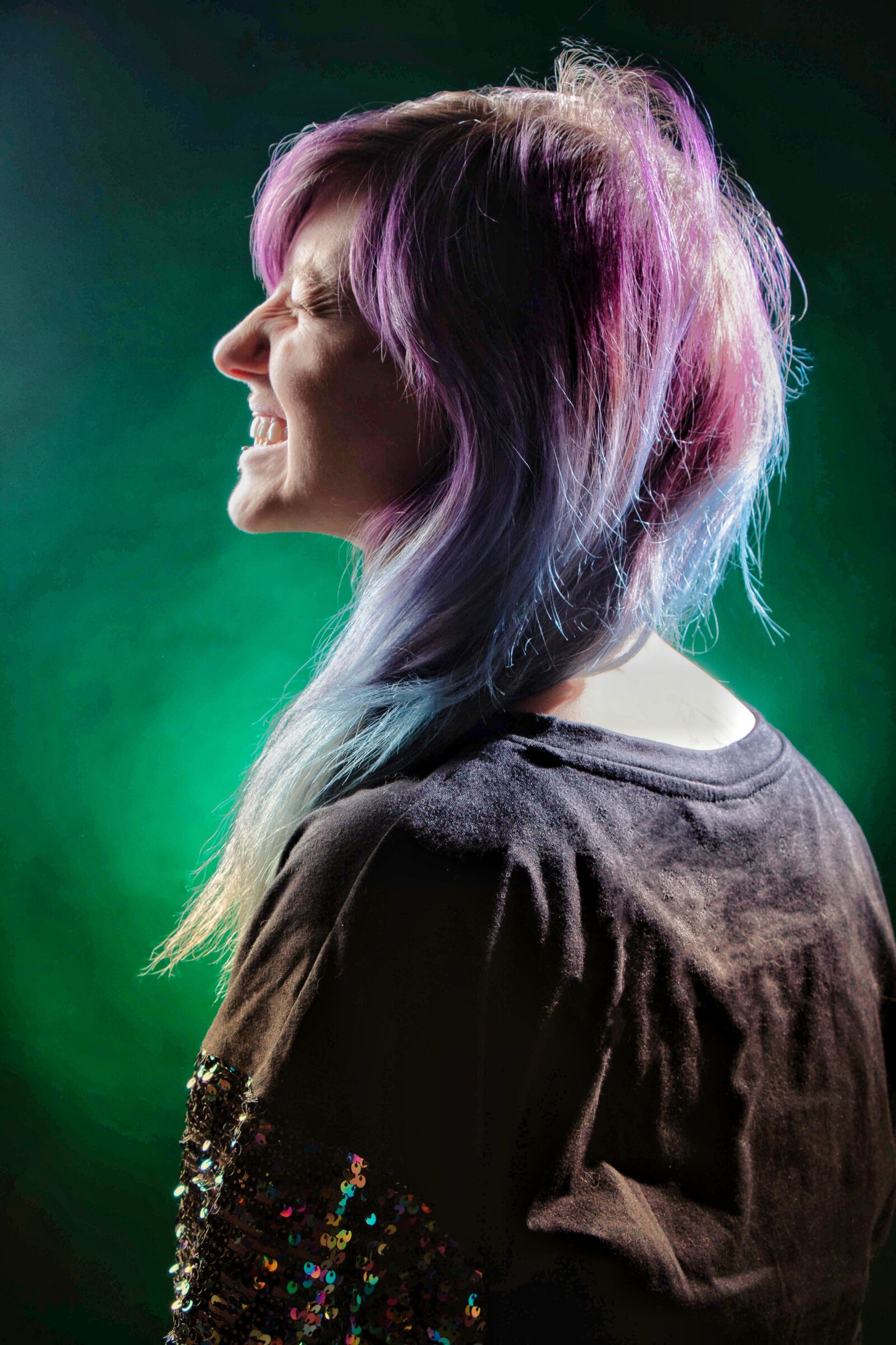 Canon EF-S 18-135mm F3.5-5.6 IS USM sample photo. Woman, hairstyle, fashion photography