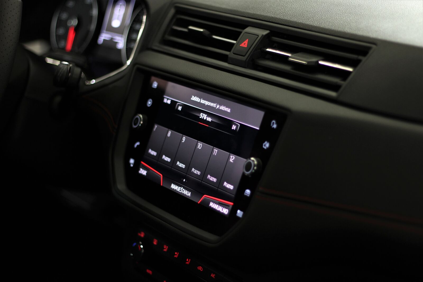 Canon EOS 600D (Rebel EOS T3i / EOS Kiss X5) + Canon EF 50mm F1.8 II sample photo. Car dashboard, auto show photography