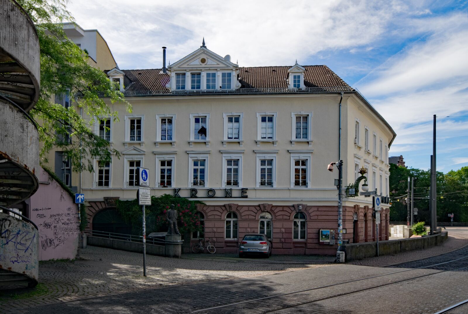 Nikon D5300 sample photo. Golden crown, darmstadt hesse photography