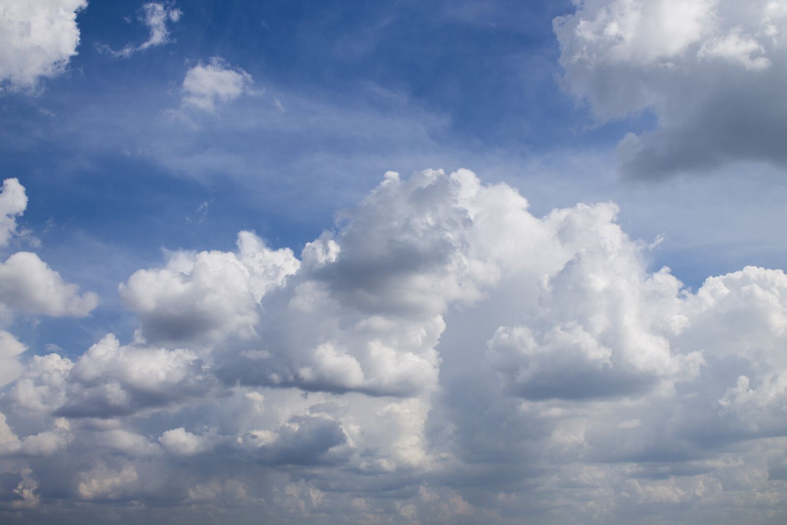 Canon EOS 1100D (EOS Rebel T3 / EOS Kiss X50) sample photo. Sky, clouds, nature photography