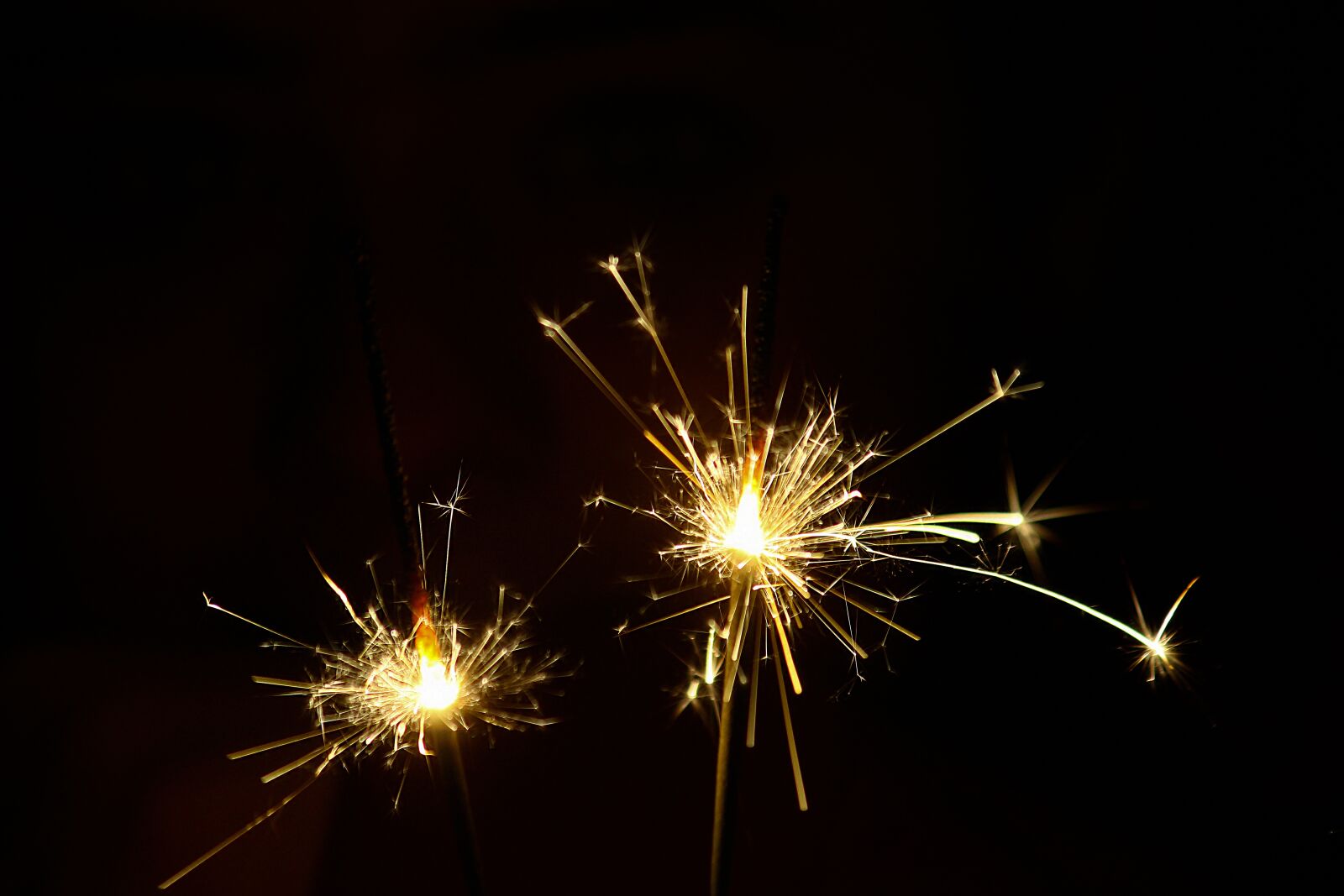 Canon EOS 600D (Rebel EOS T3i / EOS Kiss X5) sample photo. Fireworks, lights, light photography