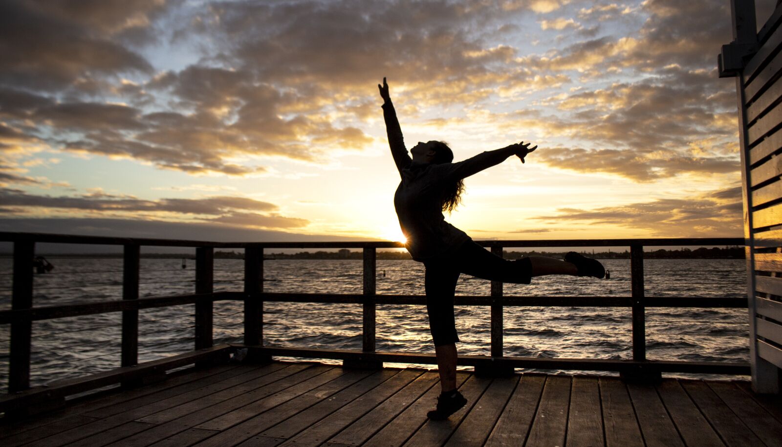 Canon EOS 700D (EOS Rebel T5i / EOS Kiss X7i) sample photo. Sunset, dance water, sea photography