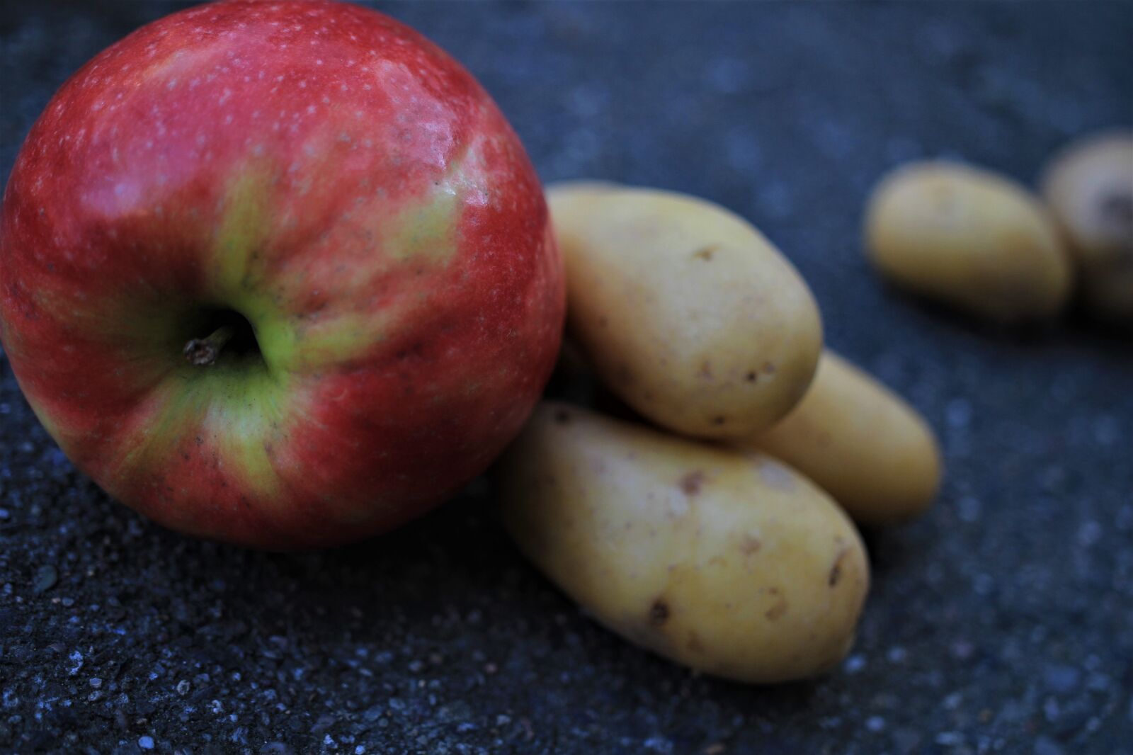 Canon EOS 7D sample photo. Potatoes, apple, harvest photography