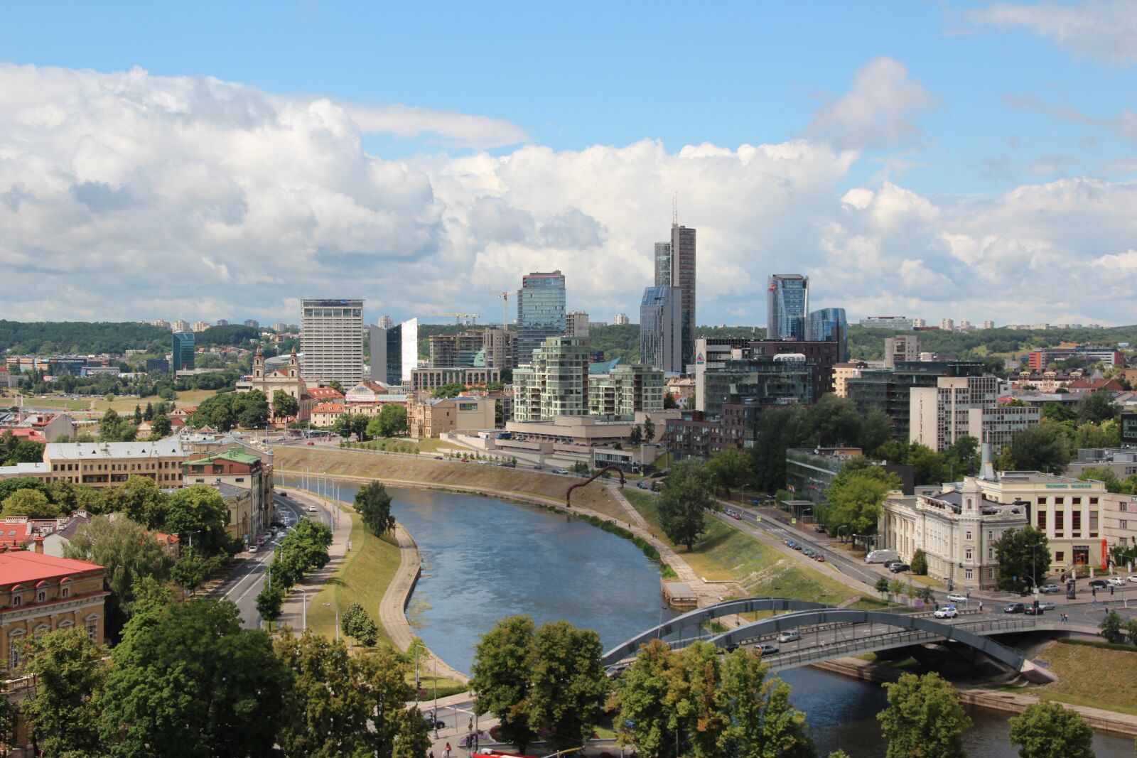 Canon EOS 600D (Rebel EOS T3i / EOS Kiss X5) sample photo. Vilnius, overview, river photography
