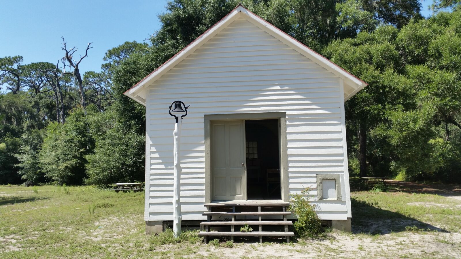 Samsung Galaxy S5 sample photo. Small church, cumberland island photography
