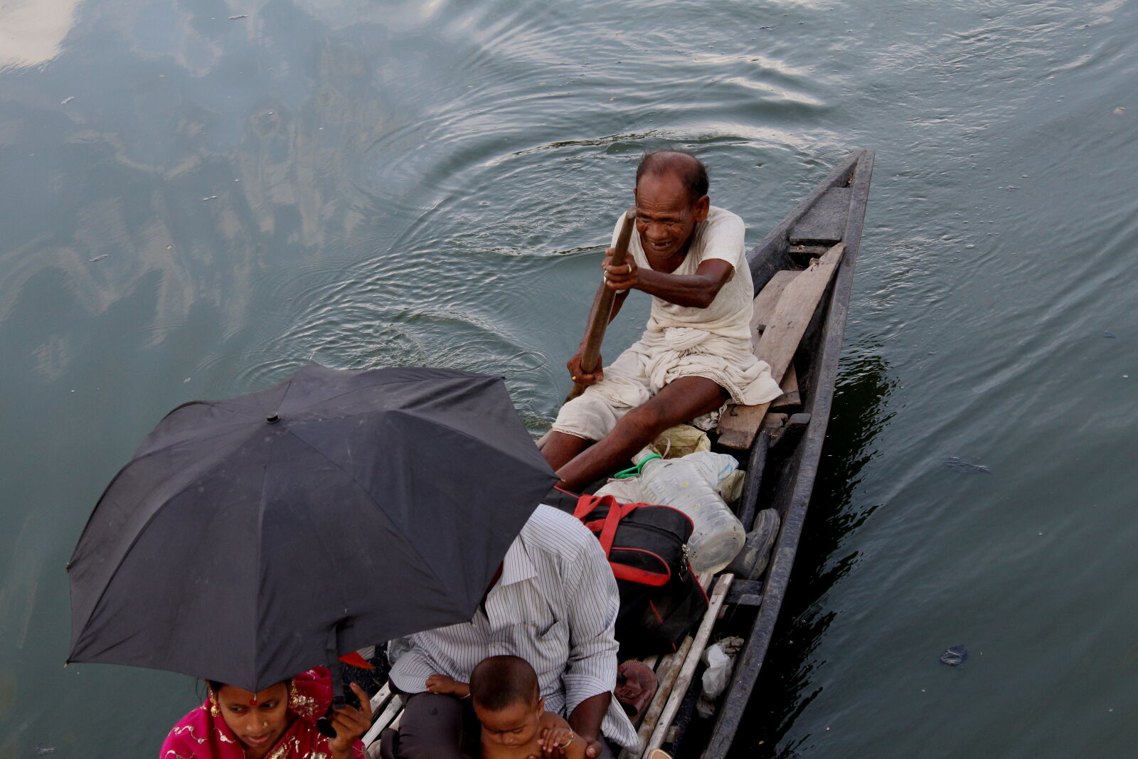 Canon EOS 500D (EOS Rebel T1i / EOS Kiss X3) sample photo. Bangladesh, canal, fisherman, nature photography