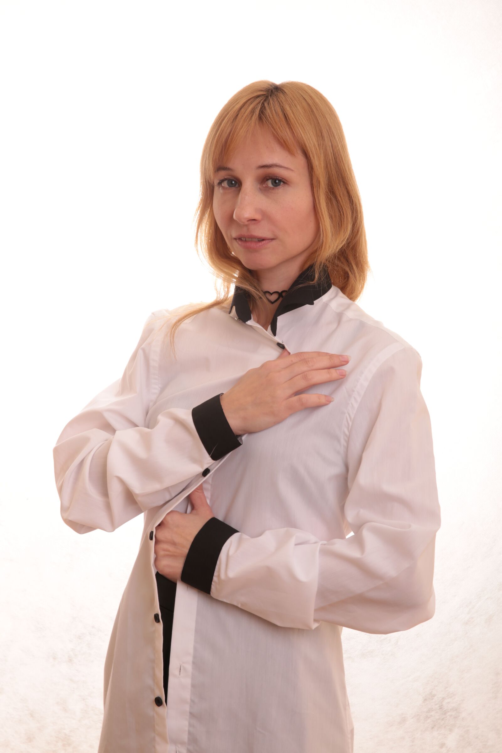 Canon EF 24-70mm F2.8L II USM sample photo. Shirt, a girl in photography