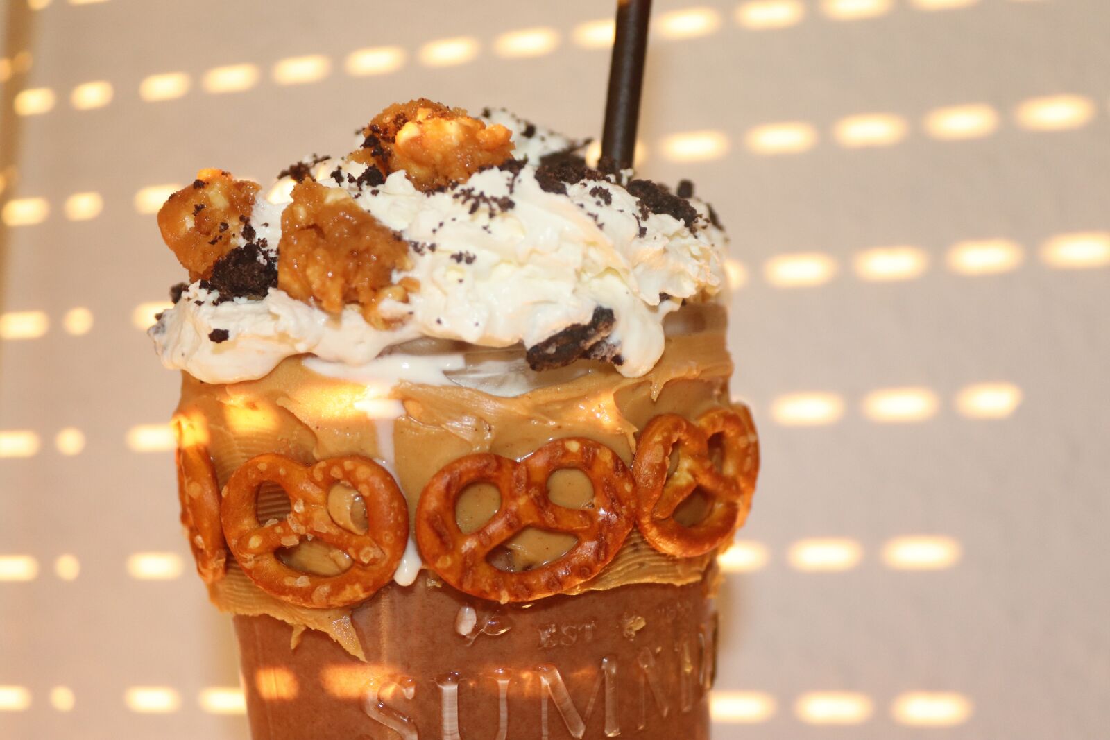 Canon EOS 200D (EOS Rebel SL2 / EOS Kiss X9) sample photo. Milkshake, pretzel, peanut butter photography
