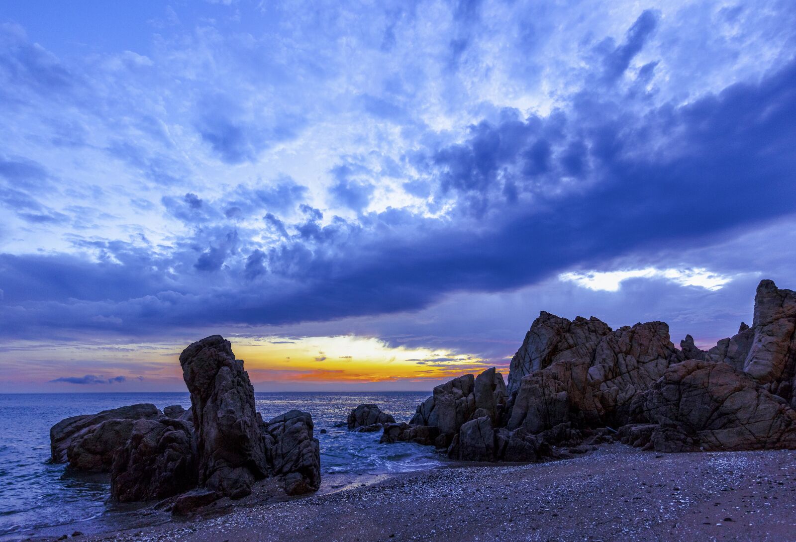 Canon EOS 5DS R + Canon EF 11-24mm F4L USM sample photo. Sea, nature, sky photography