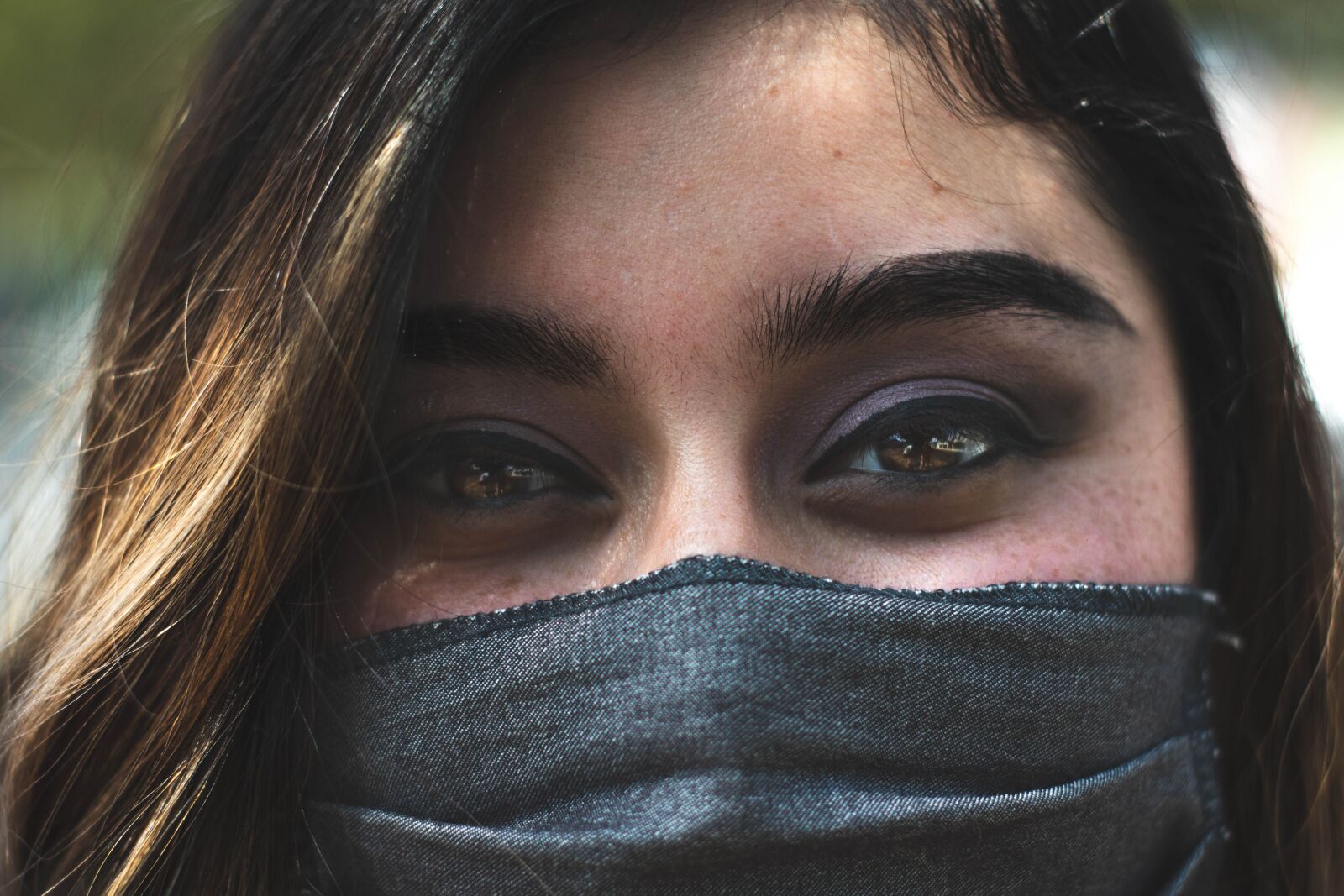 Canon EOS 750D (EOS Rebel T6i / EOS Kiss X8i) sample photo. Mascarilla, ojos, pelo photography