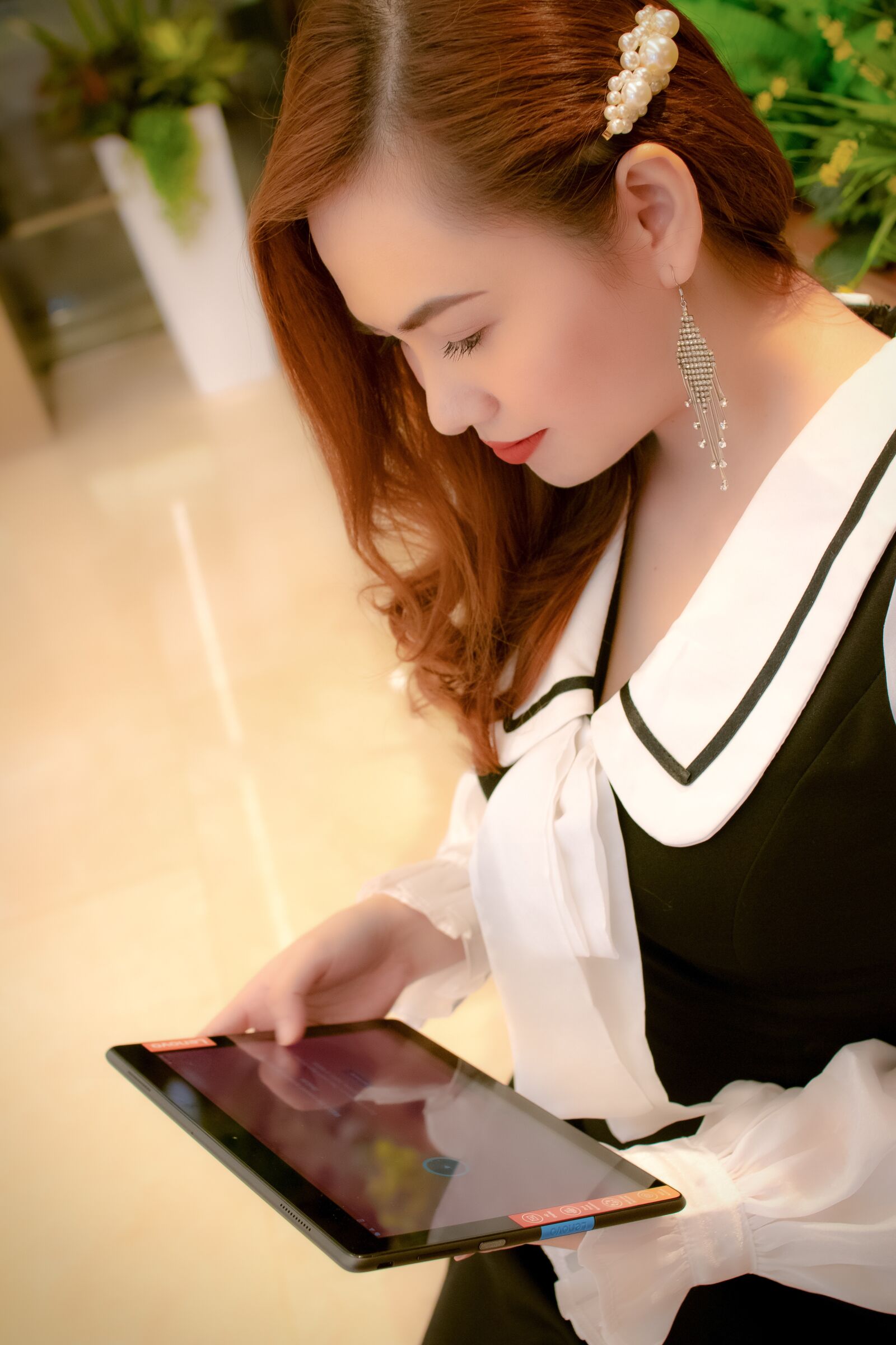 Canon EOS 80D sample photo. Portrait, girl, game photography