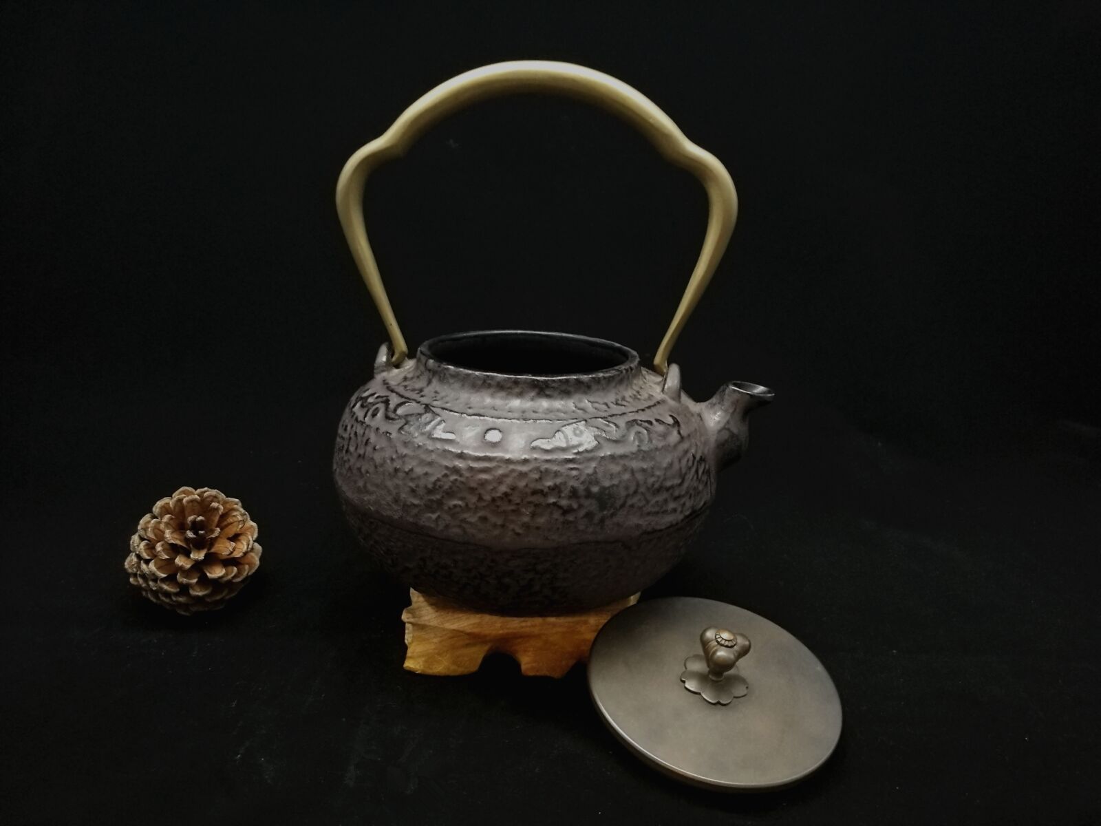 HUAWEI Honor V8 sample photo. Iron kettle, tea, classic photography