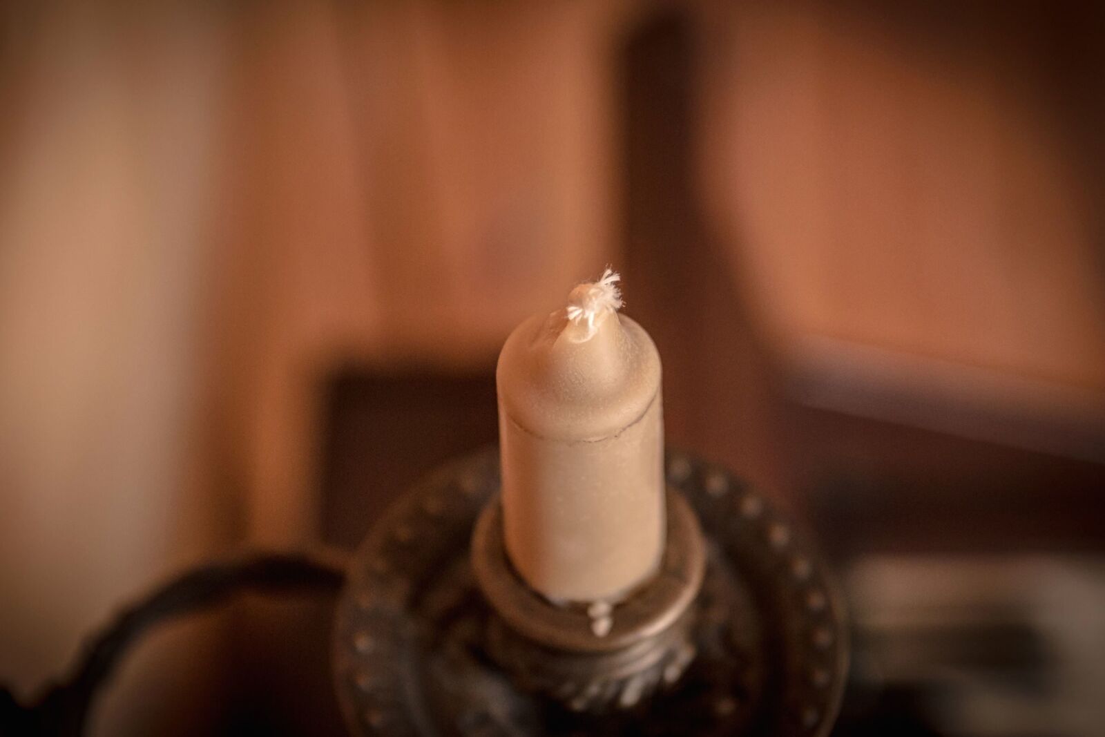 Canon EOS 70D sample photo. Candle, wax, candlestick, brass photography