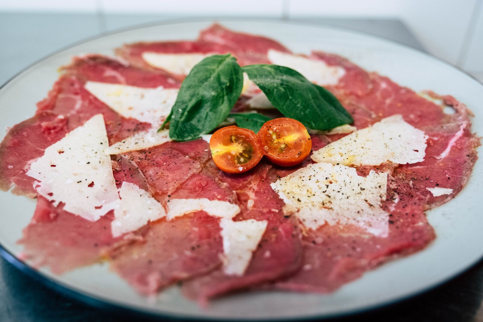 Fujifilm XF 16-55mm F2.8 R LM WR sample photo. Carpaccio, food, tomato photography
