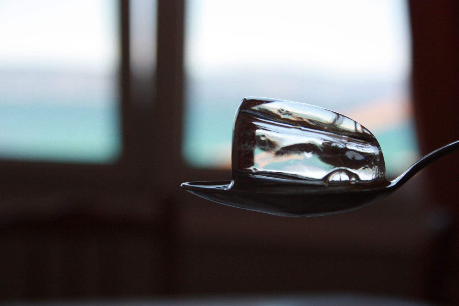 Canon EOS 450D (EOS Rebel XSi / EOS Kiss X2) sample photo. Spoon, ice, backlight photography