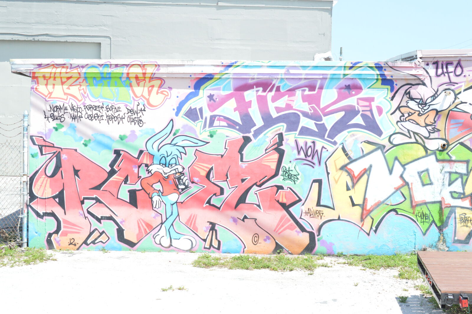 Nikon AF-S DX Micro Nikkor 40mm F2.8 sample photo. Art, broward, colors, graffiti photography