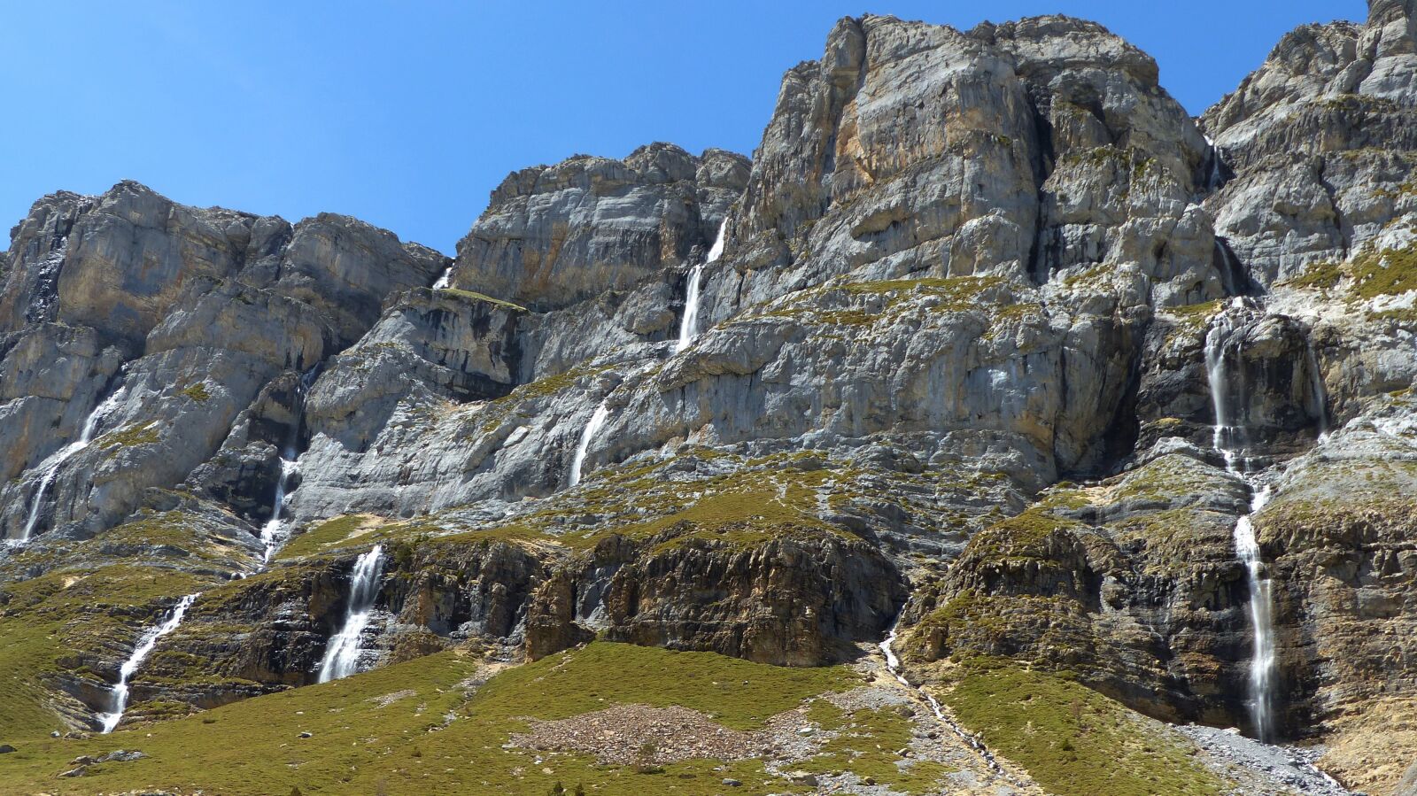 Panasonic Lumix DMC-FZ200 sample photo. Ordesa valley, spain, pyrenees photography