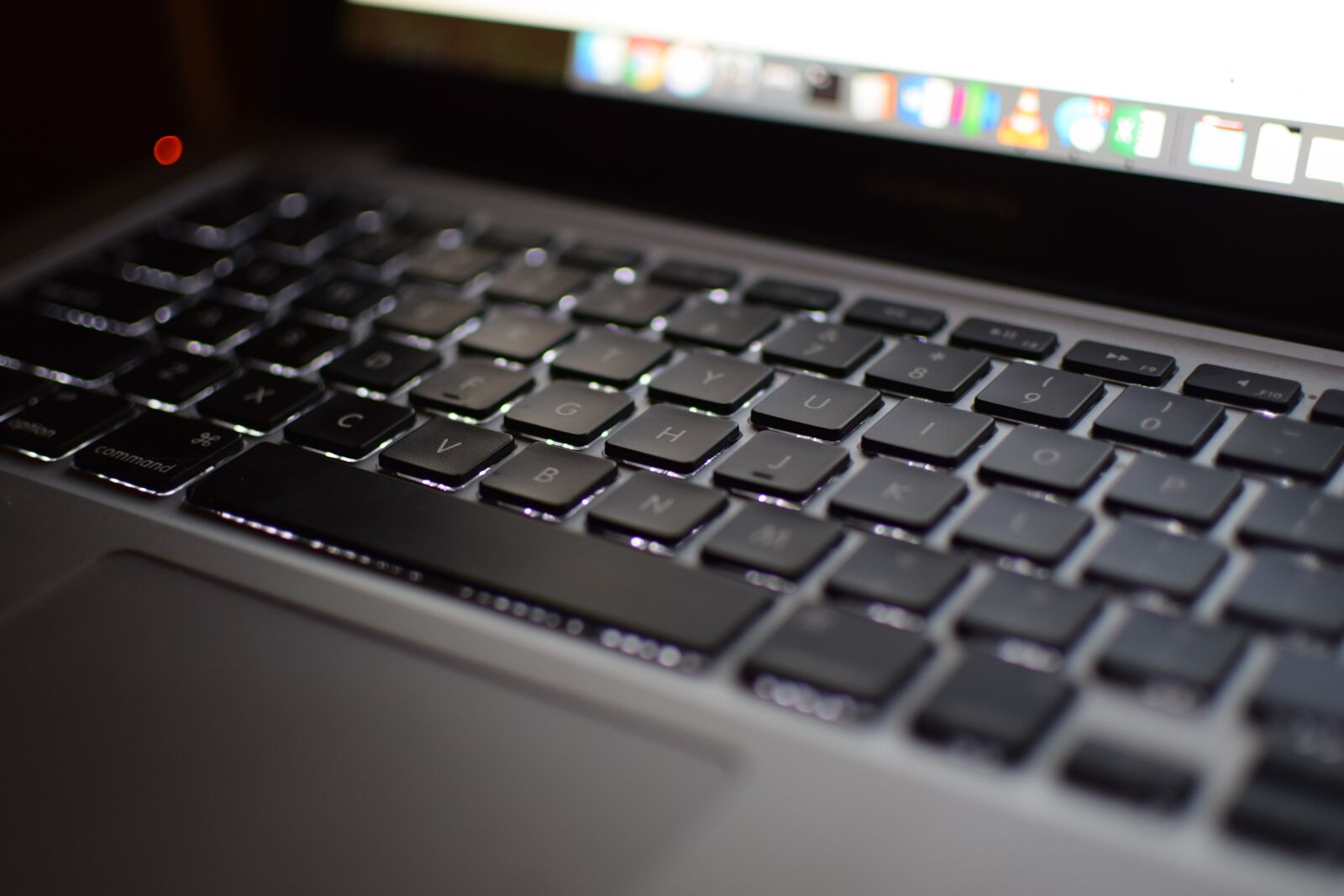 Nikon D3300 sample photo. Keyboard, laptop, computer photography