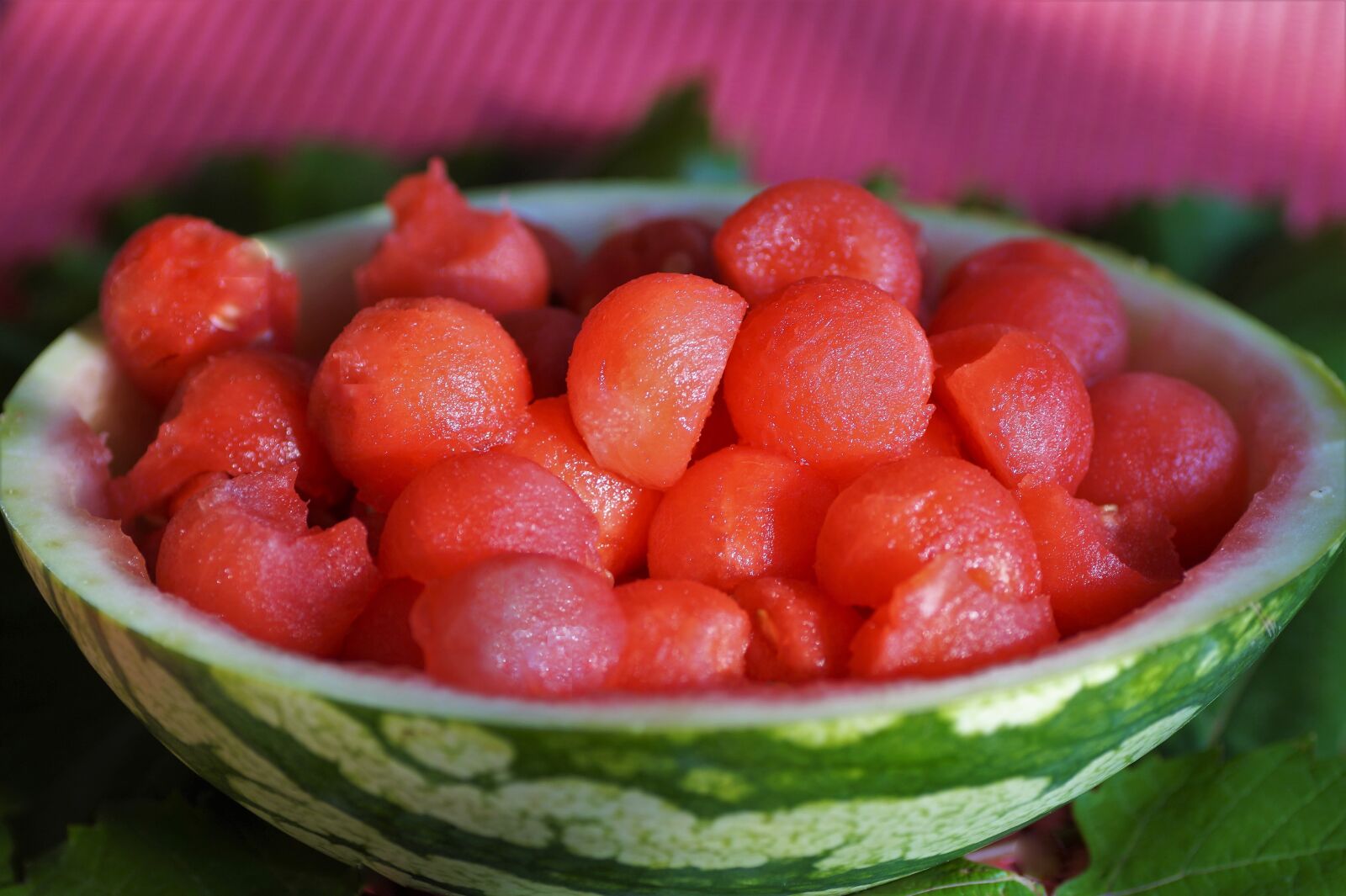 Sony SLT-A58 sample photo. Melon, water, red photography