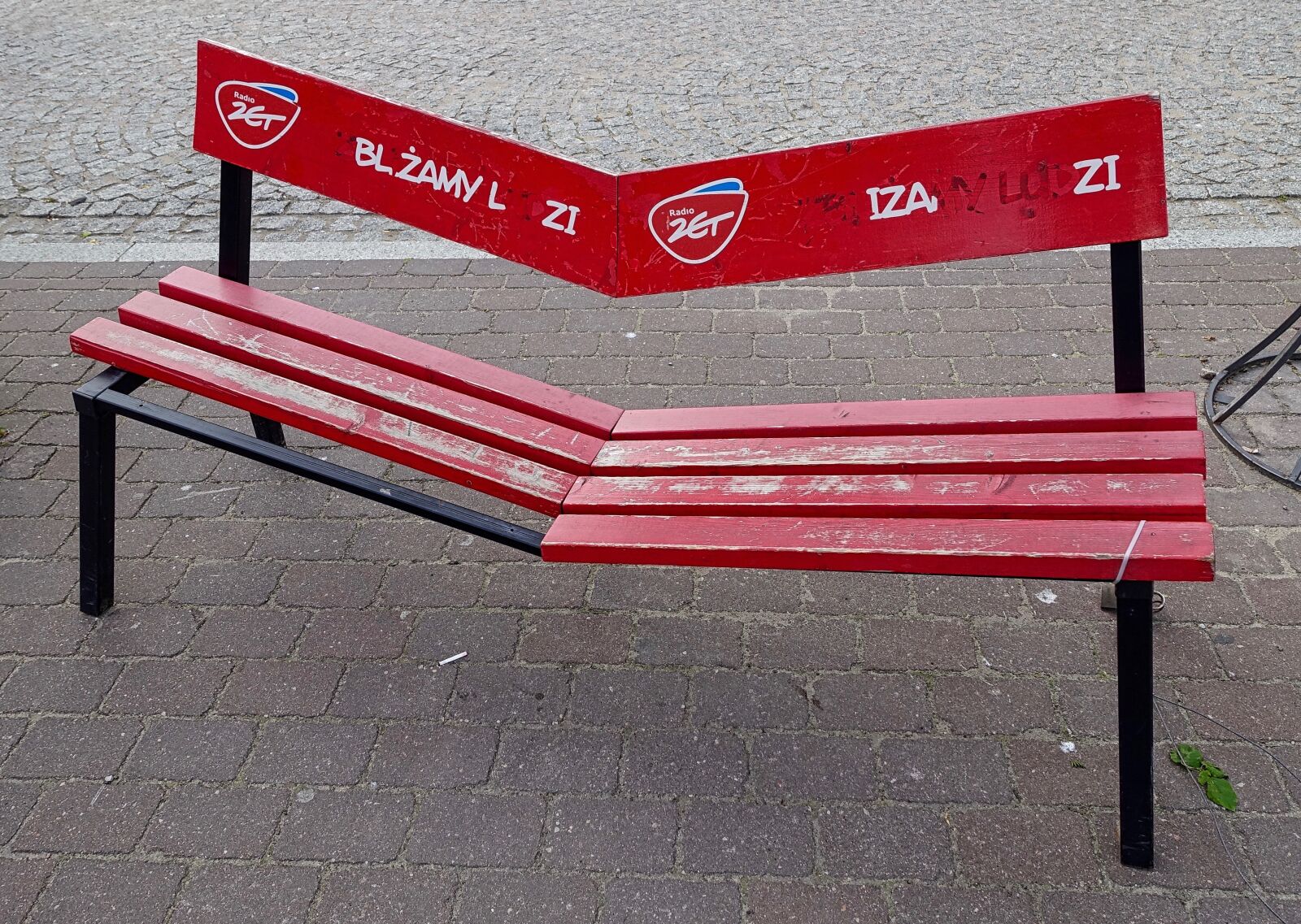 Sony Cyber-shot DSC-RX100 III sample photo. Seat, bench, crooked photography