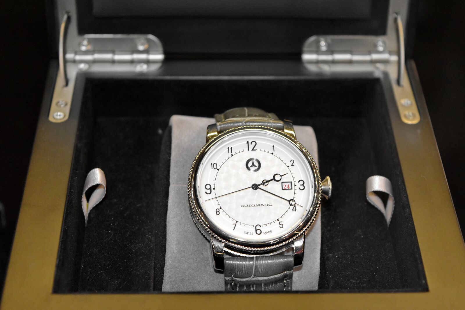 Nikon D5500 sample photo. Wristwatch, instrument, minute, timepiece photography