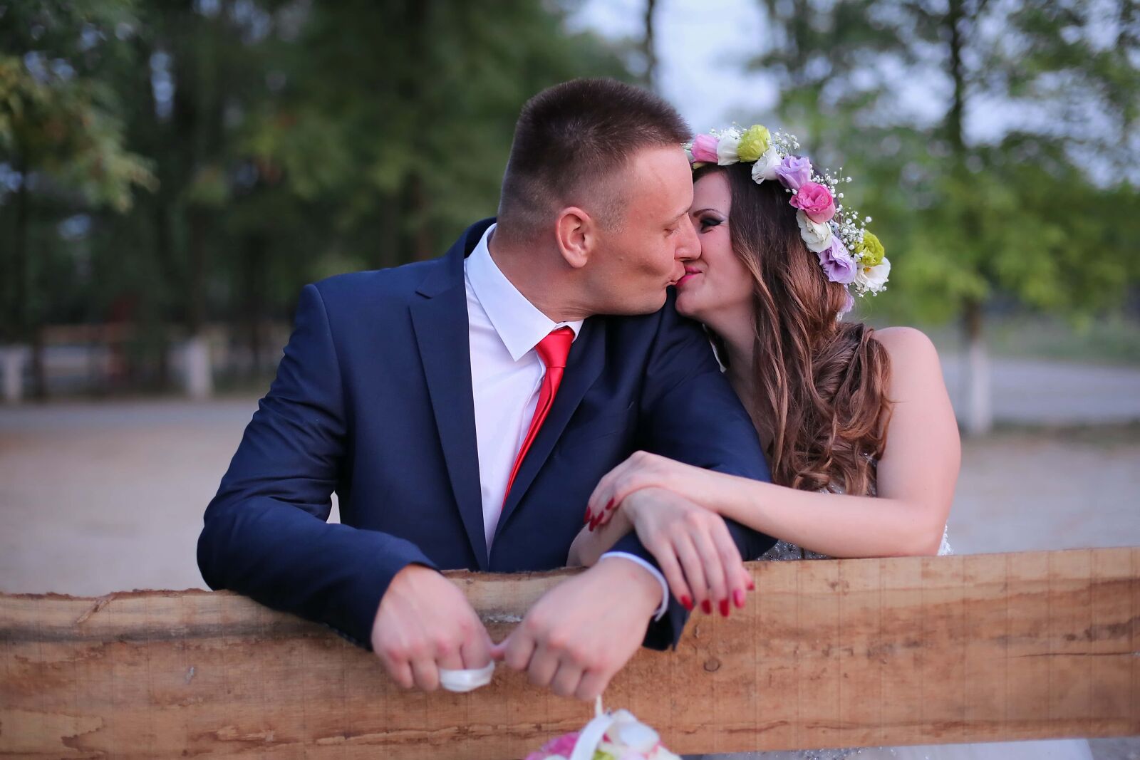 Canon EOS 5D Mark III sample photo. Wedding, photography, kiss, bride photography